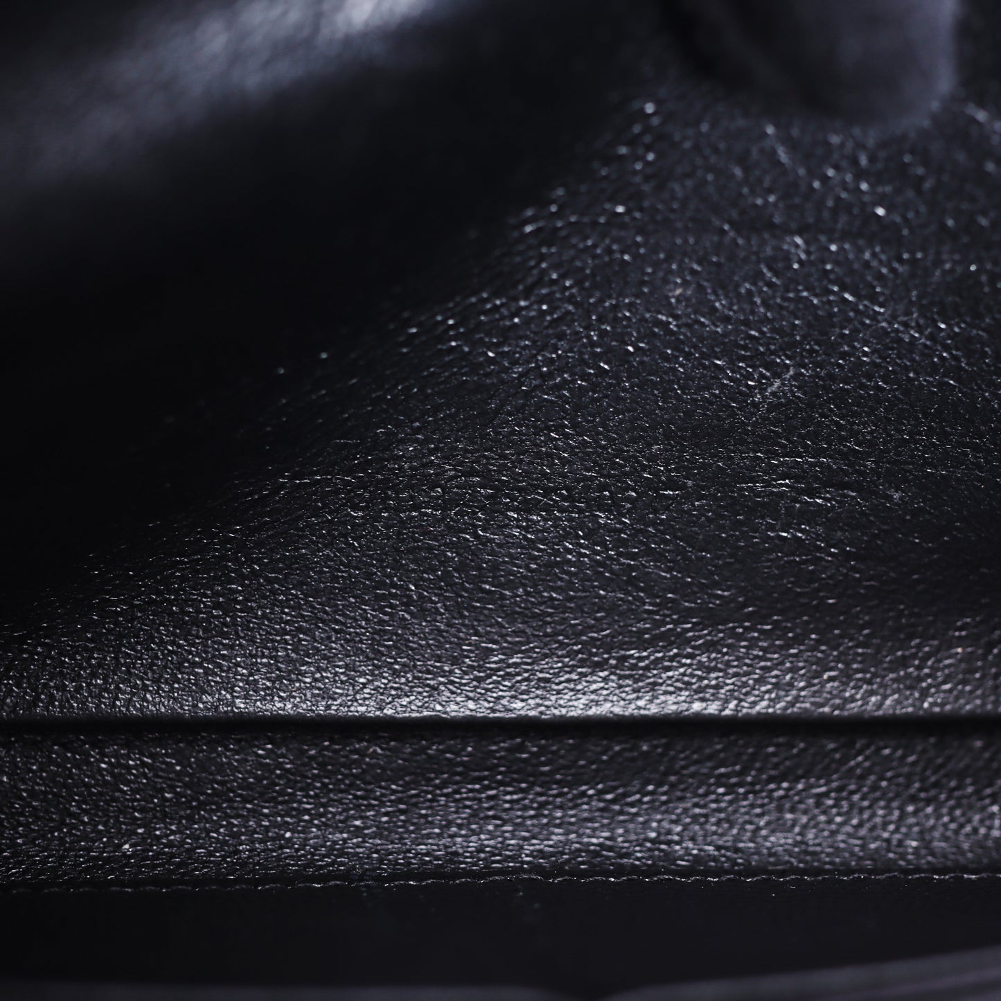 Pre-Owned Saint Laurent LE Monogram Black Calfskin Leather Wallet on Chain 22732282