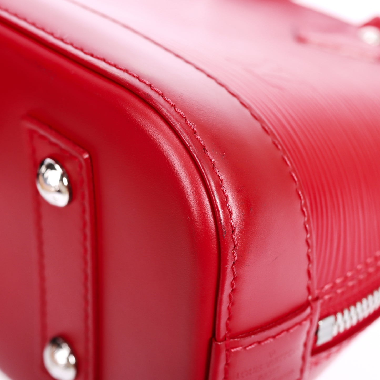 Pre-Owned Louis Vuitton Alma BB Red Epi Calfskin Leather Shoulder Bag 25079498