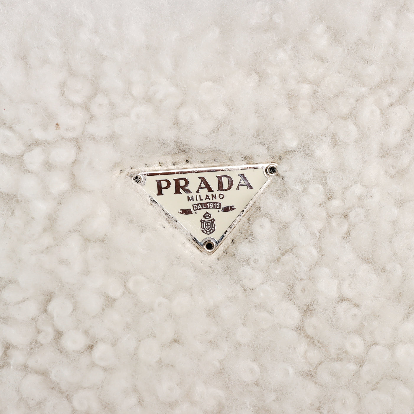 Pre-Owned Prada Re-Edition 2000 White Shearling Top Handle Bag 32295215