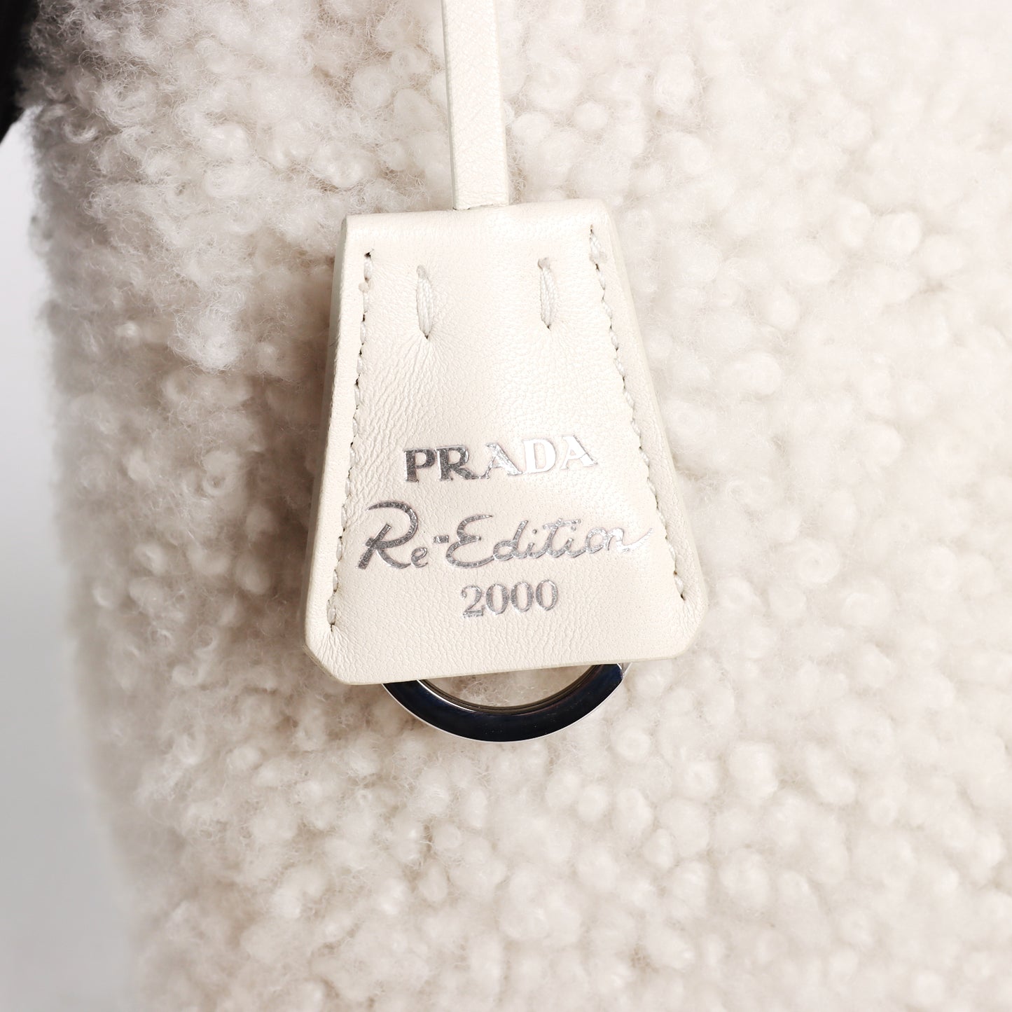 Pre-Owned Prada Re-Edition 2000 White Shearling Top Handle Bag 32295215