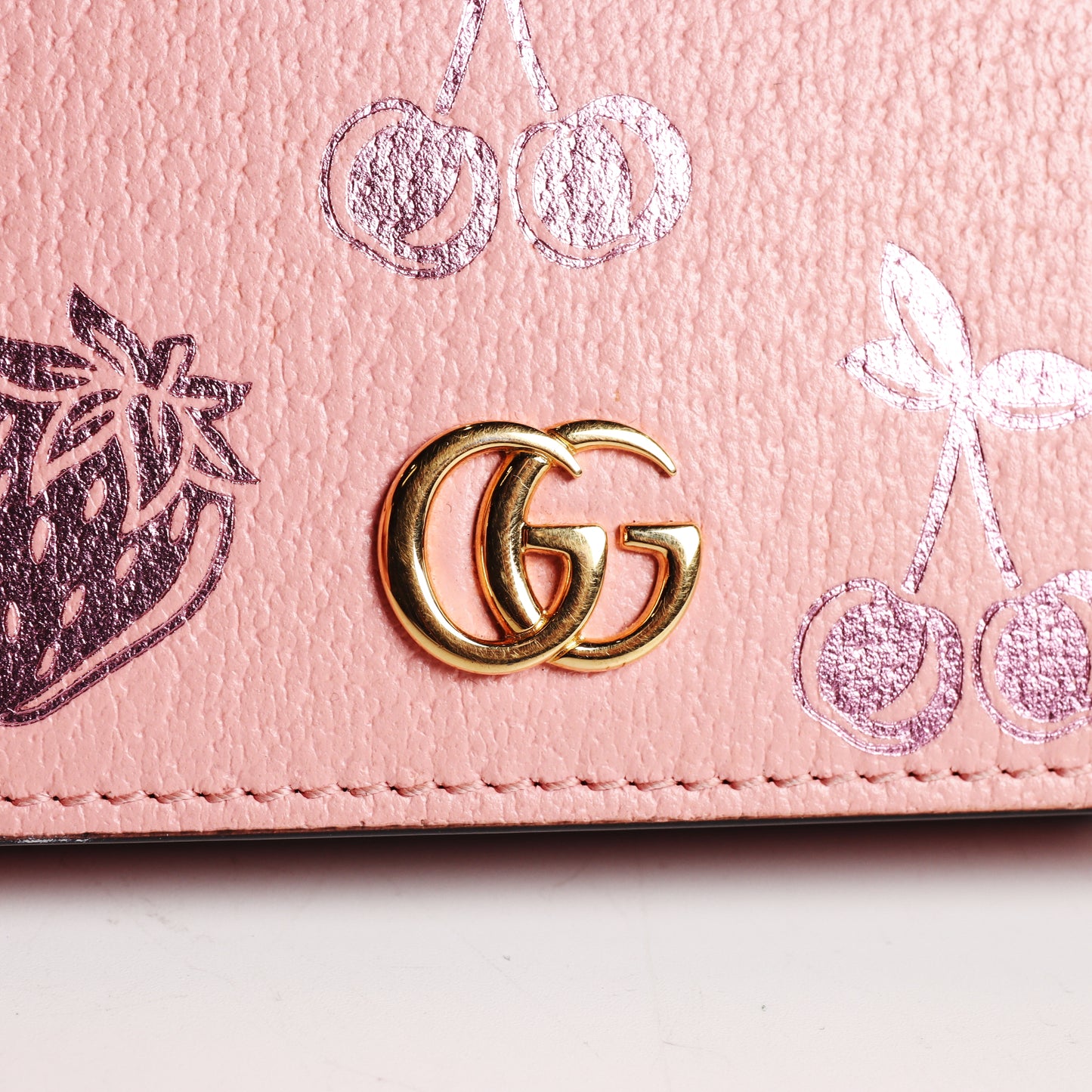 Pre-Owned Gucci Strawberry Pink Calfskin Wallet 33826848
