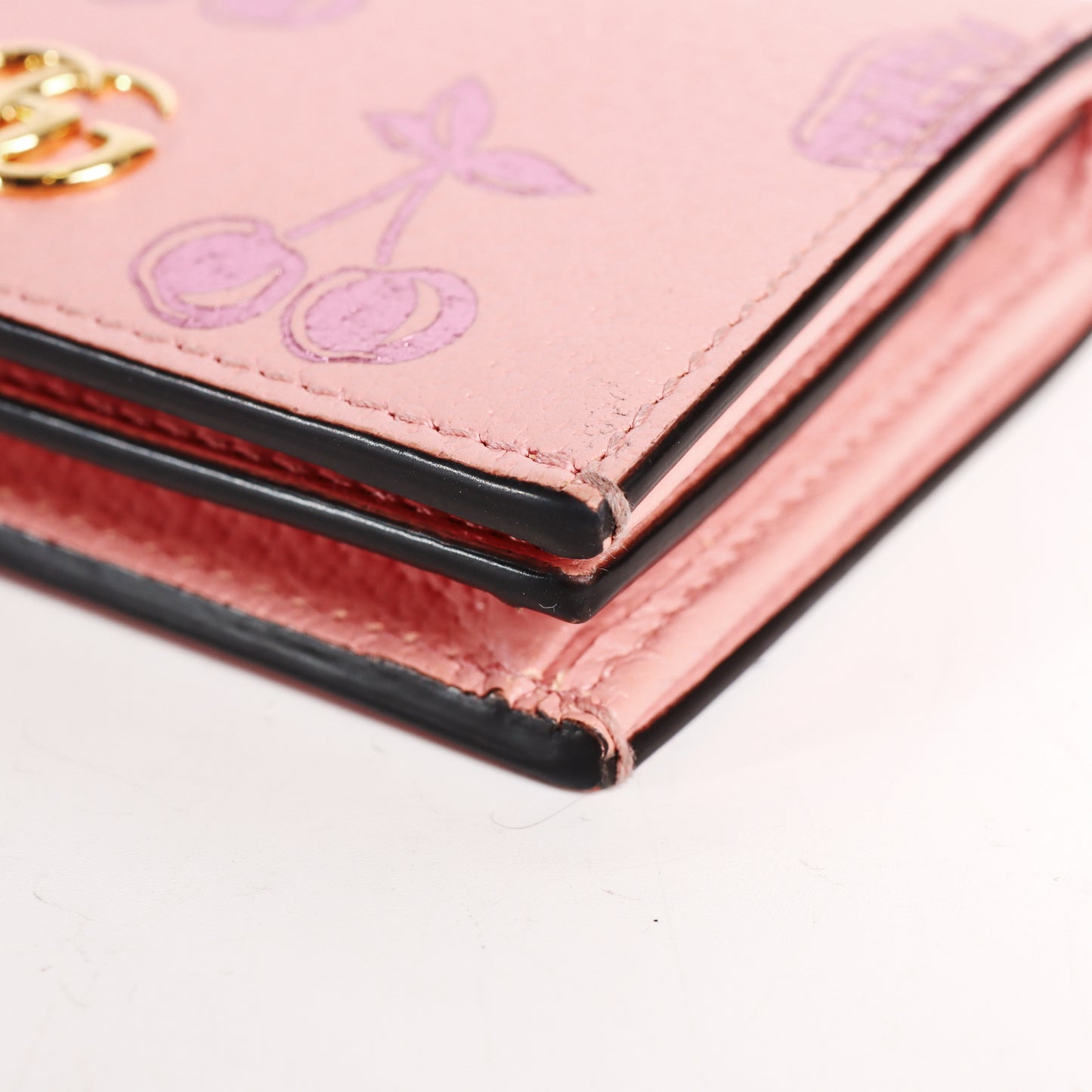 Pre-Owned Gucci Strawberry Pink Calfskin Wallet 33826848