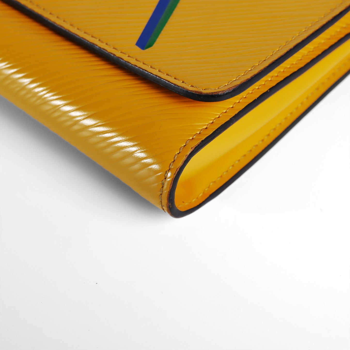 Pre-Owned Louis Vuitton Twist Yellow Epi Leather Exotic Birds Wallet on Chain 33912580