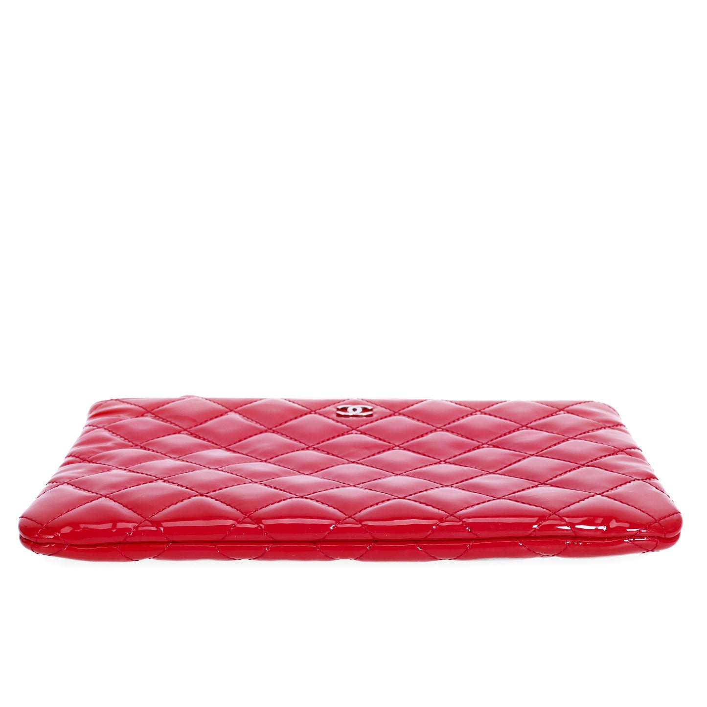 Pre-Owned Chanel Quilted Red Patent Calfskin Leather Clutch 38900745