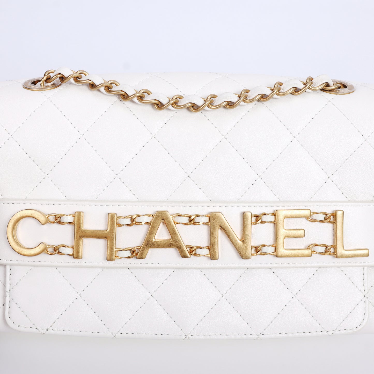 Pre-Owned Chanel Flap White Calfskin Shoulder Bag 40569417 L