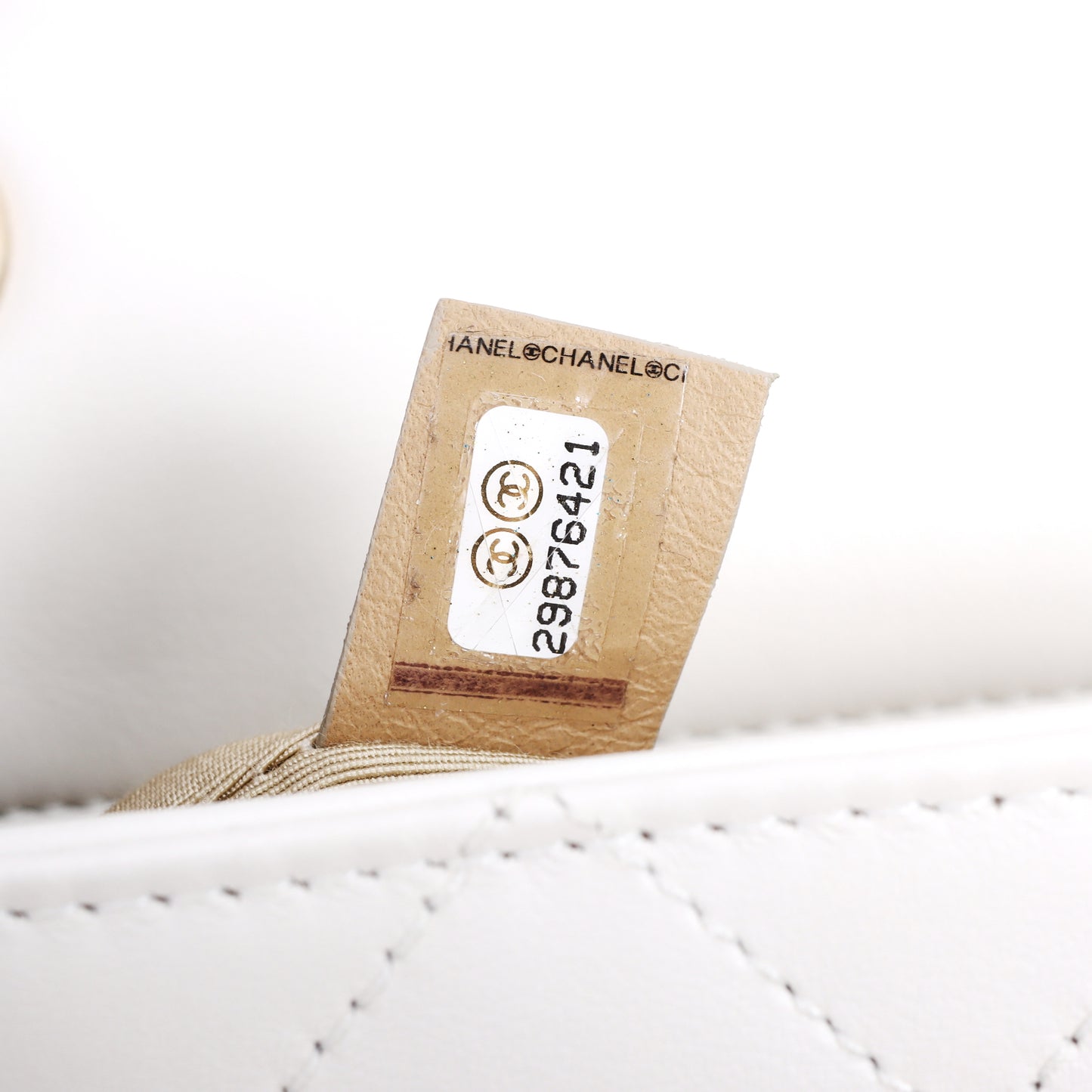 Pre-Owned Chanel Flap White Calfskin Shoulder Bag 40569417 L