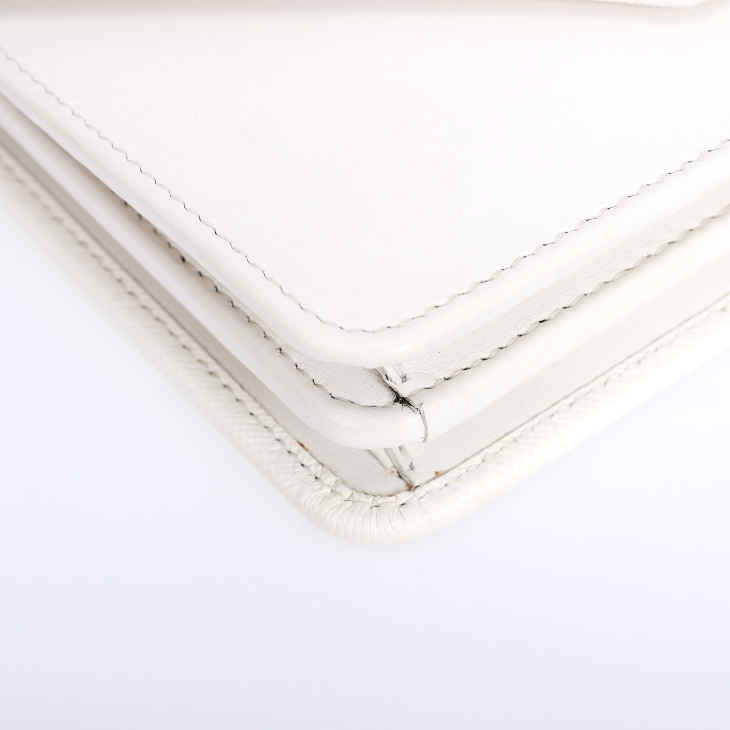 Pre-Owned PRADA Saffiano White Calfskin Wallet on Chain 40620226