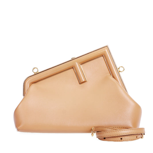 Pre-Owned Fendi First Small Beige Lambskin Leather Clutch 42440153