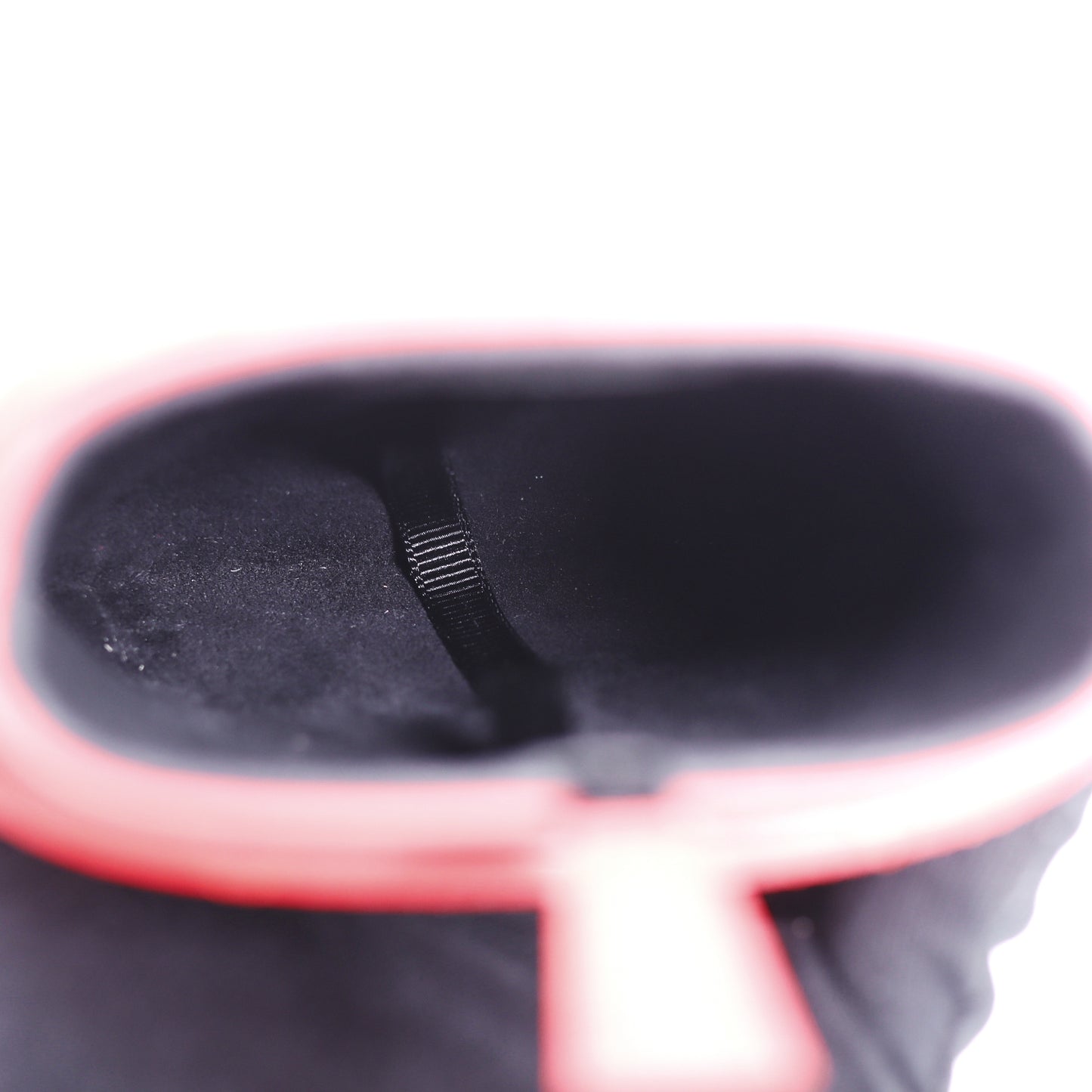 Pre-Owned Chanel Quilted Red Calfskin Crossbody Bag 43247905L