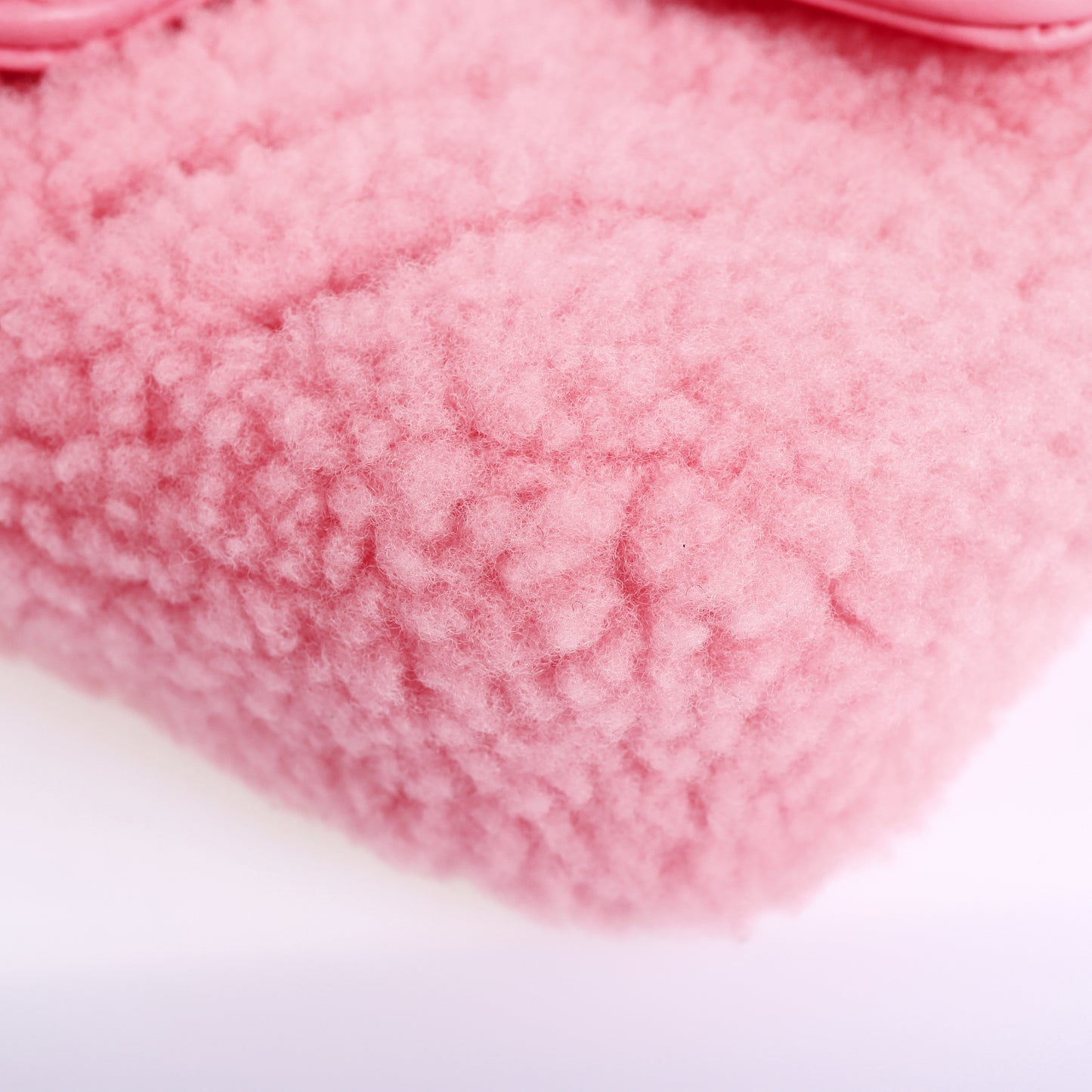 Pre-Owned Gucci GG Super GG Marmont Pink Shearling Calfskin Matelasse Shoulder Bag 44054625