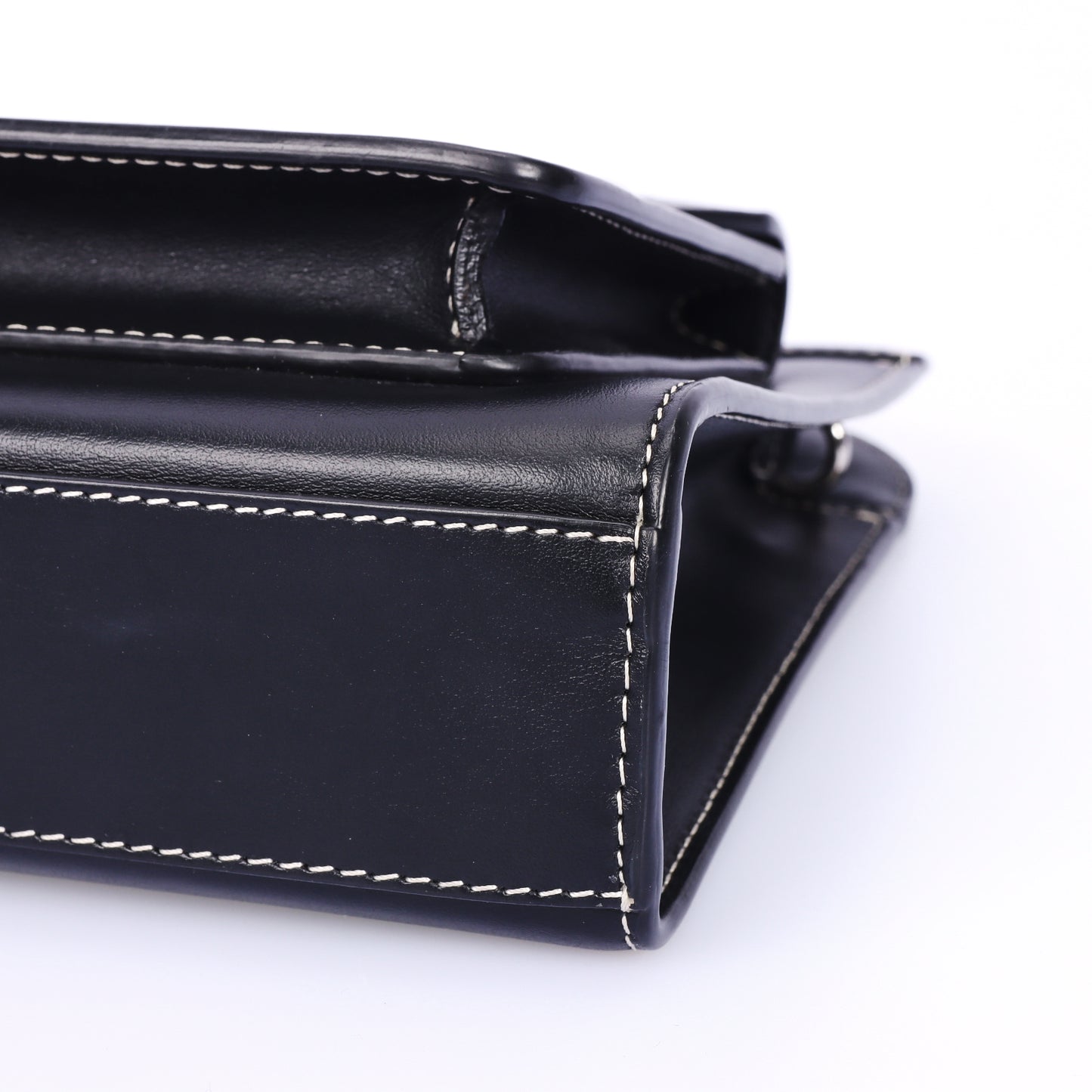 Pre-Owned Burberry Pocket Black Calfskin Top Handle Bag 47308687