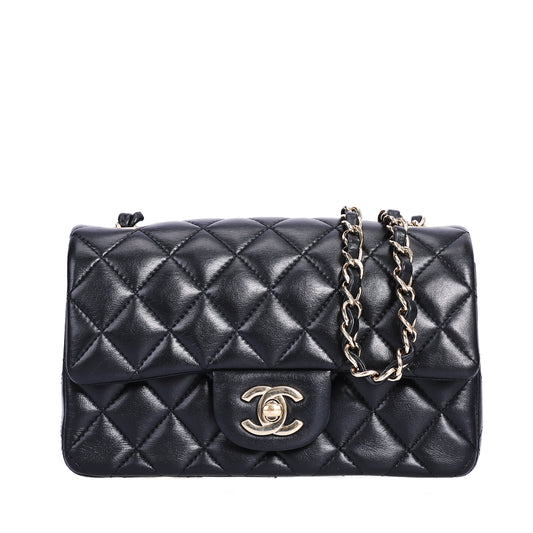 Pre-Owned Chanel Quilted Classic Black Lambskin Shoulder Bag 47569707
