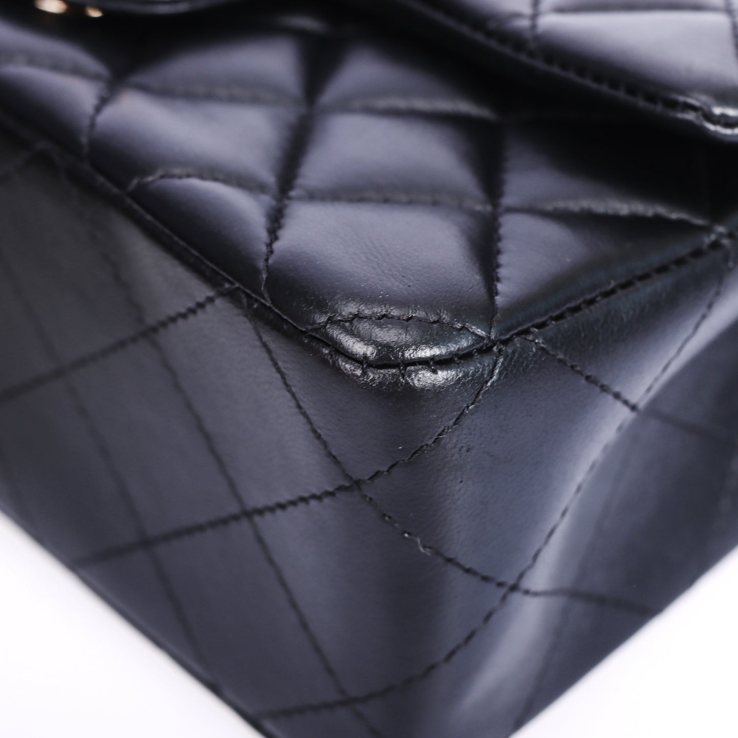 Pre-Owned Chanel Quilted Classic Black Lambskin Shoulder Bag 47569707