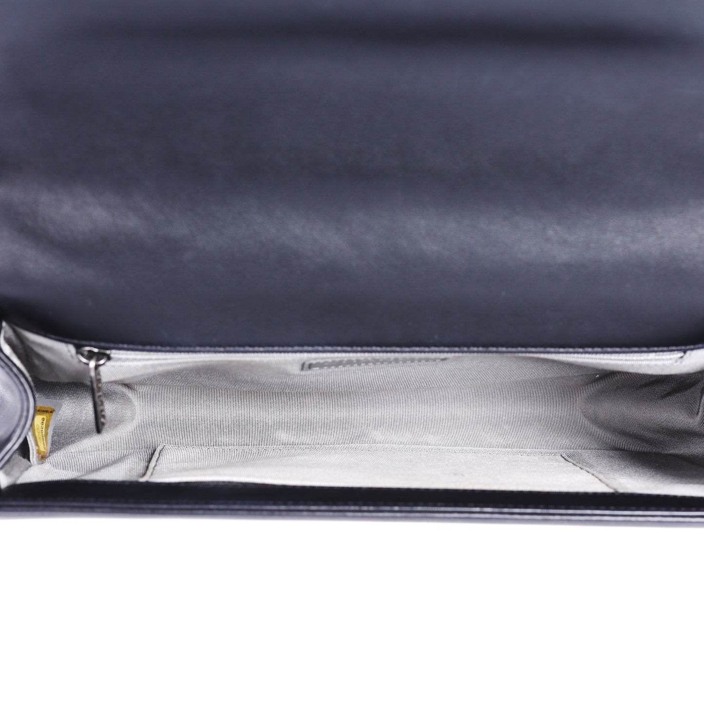 Pre-Owned Chanel Boy Black Calfskin Shoulder Bag 47707292  l