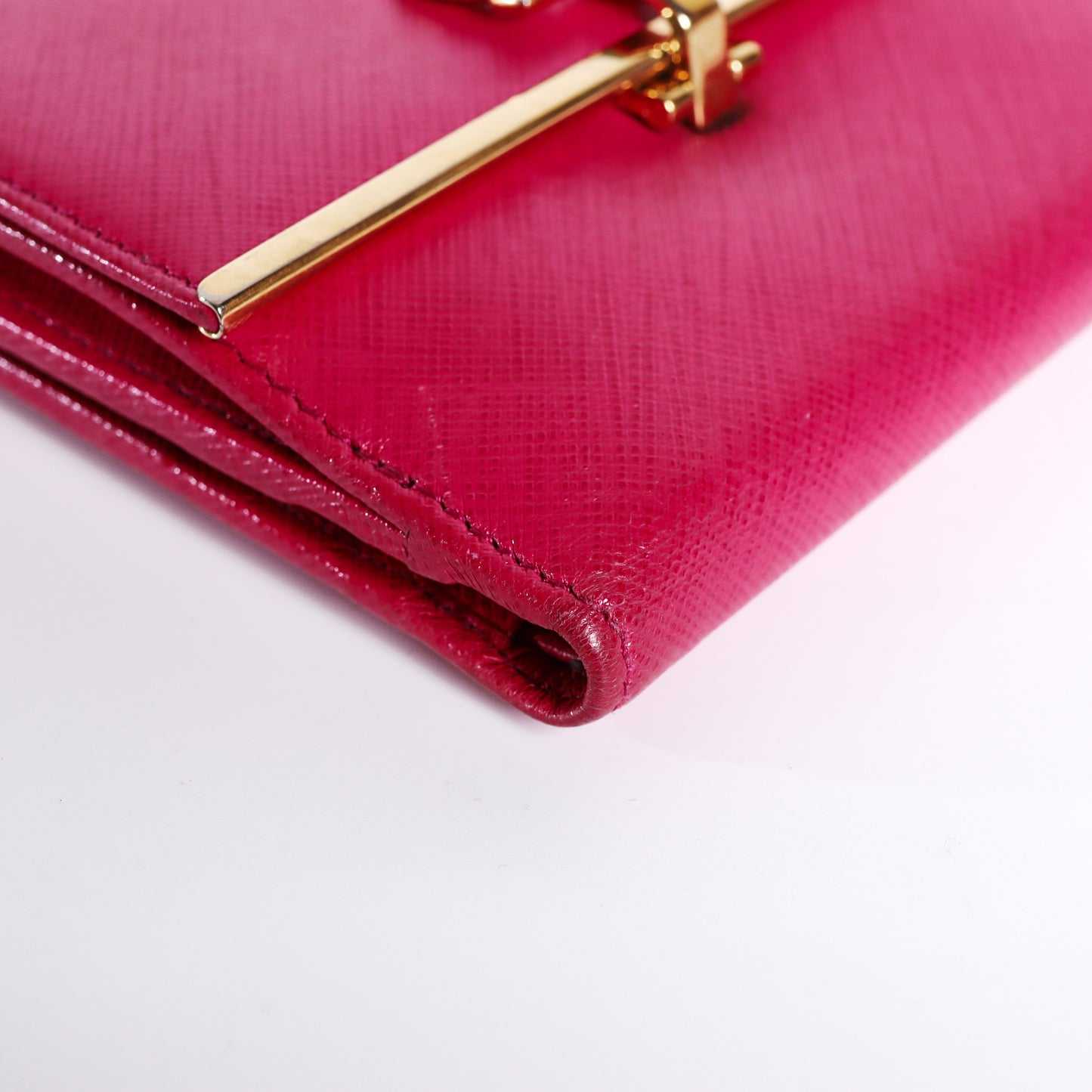 Pre-Owned Salvatore Ferragamo Gancini Compact Pink calfskin Small Leather Goods Wallet 49353372