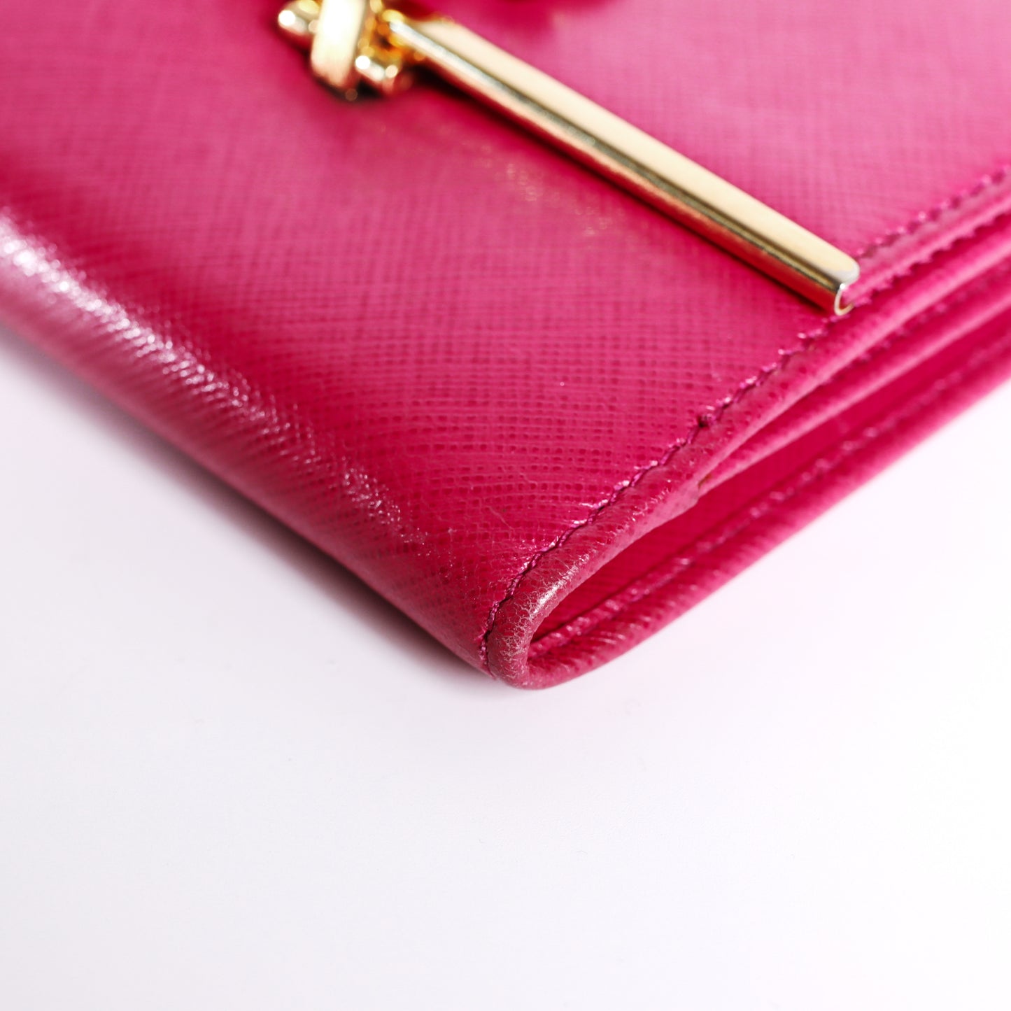 Pre-Owned Salvatore Ferragamo Gancini Compact Pink calfskin Small Leather Goods Wallet 49353372