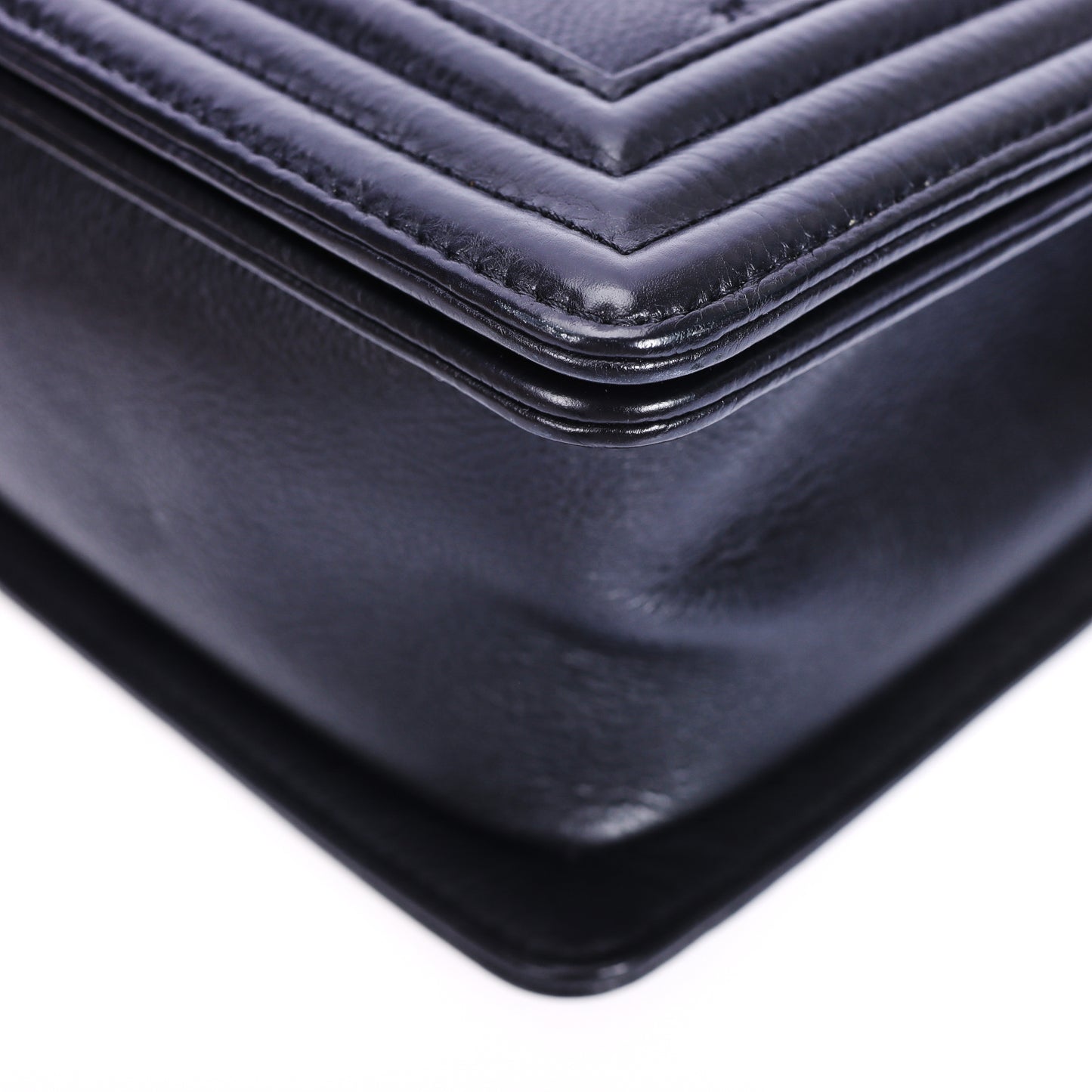 Pre-Owned Chanel Le Boy Black Calfskin Quilted Crossbody Bag 50897545