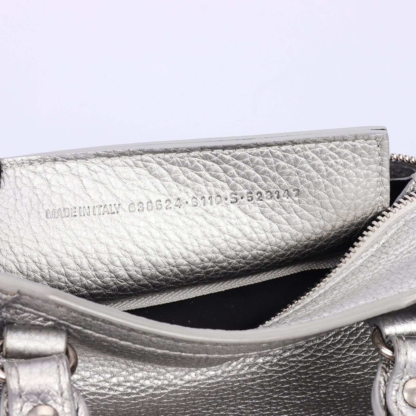 Pre-Owned Balenciaga City Silver Calfskin Shoulder Bag 54450961