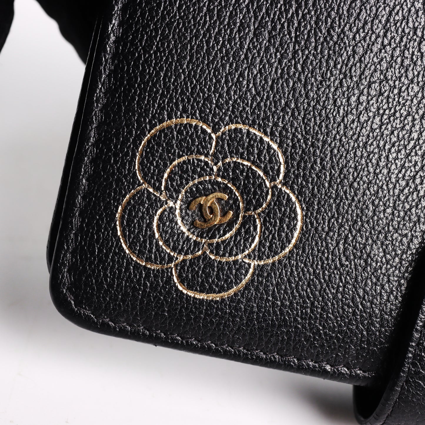 Pre-Owned Chanel Camellia Black Caviar Calfskin Wallet 55030173