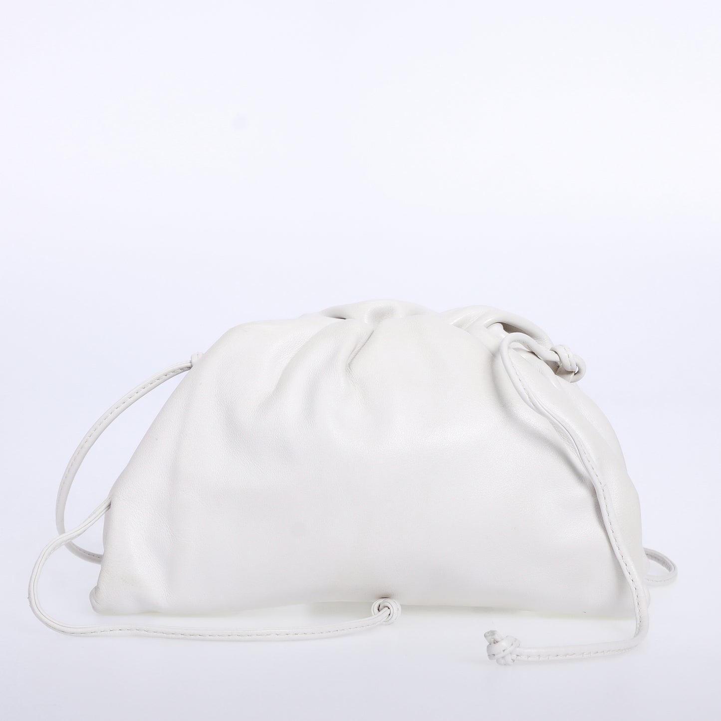 Pre-Owned Bottega Veneta White Calfskin The Pouch Clutch Bags Small Leather Goods 55774846