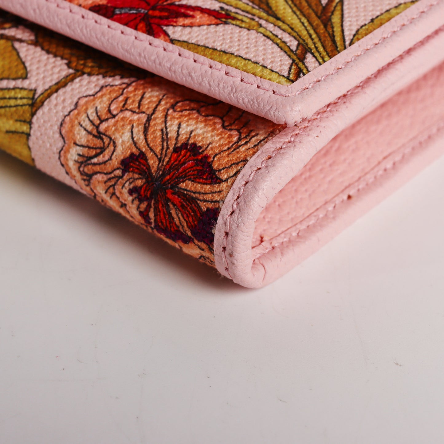 Pre-Owned Gucci Floral  Pink Calfskin Wallet On Chain 56291141