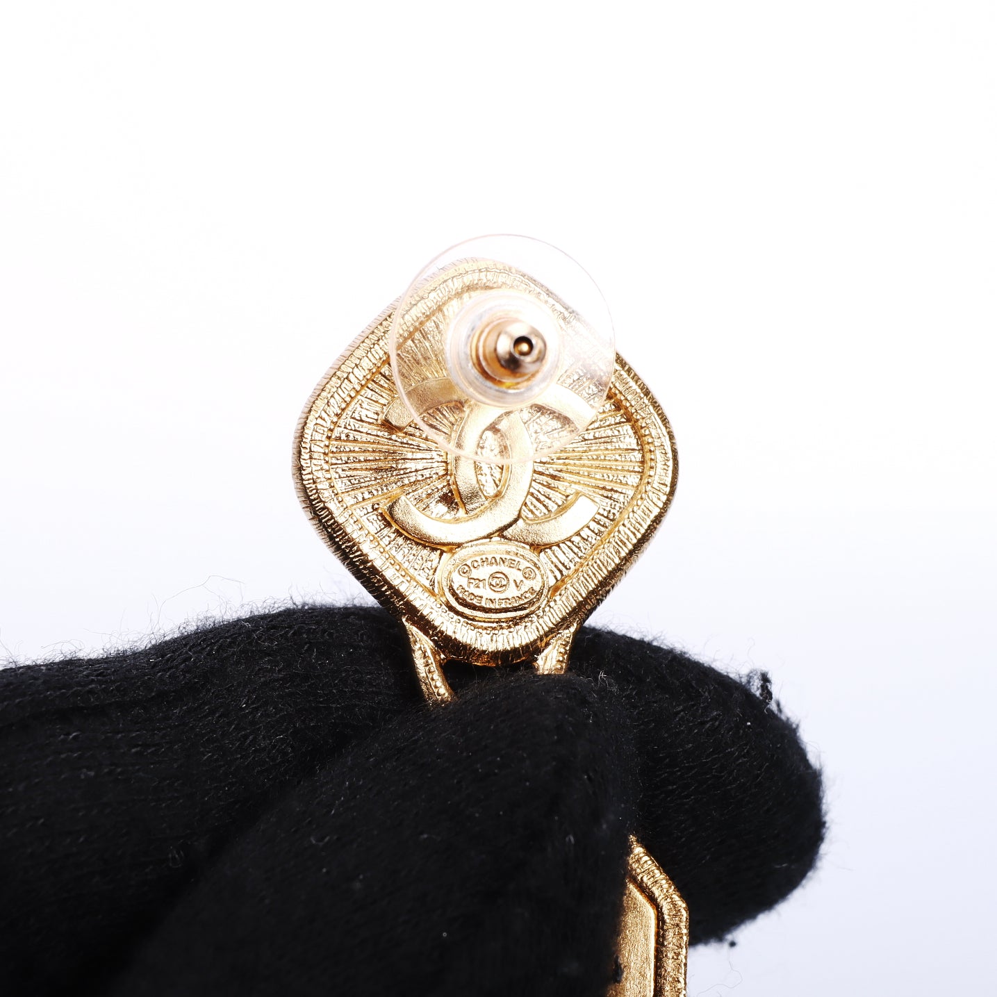 Pre-Owned Chanel Vintage Gold-Tone Metal Earrings 56735680 c