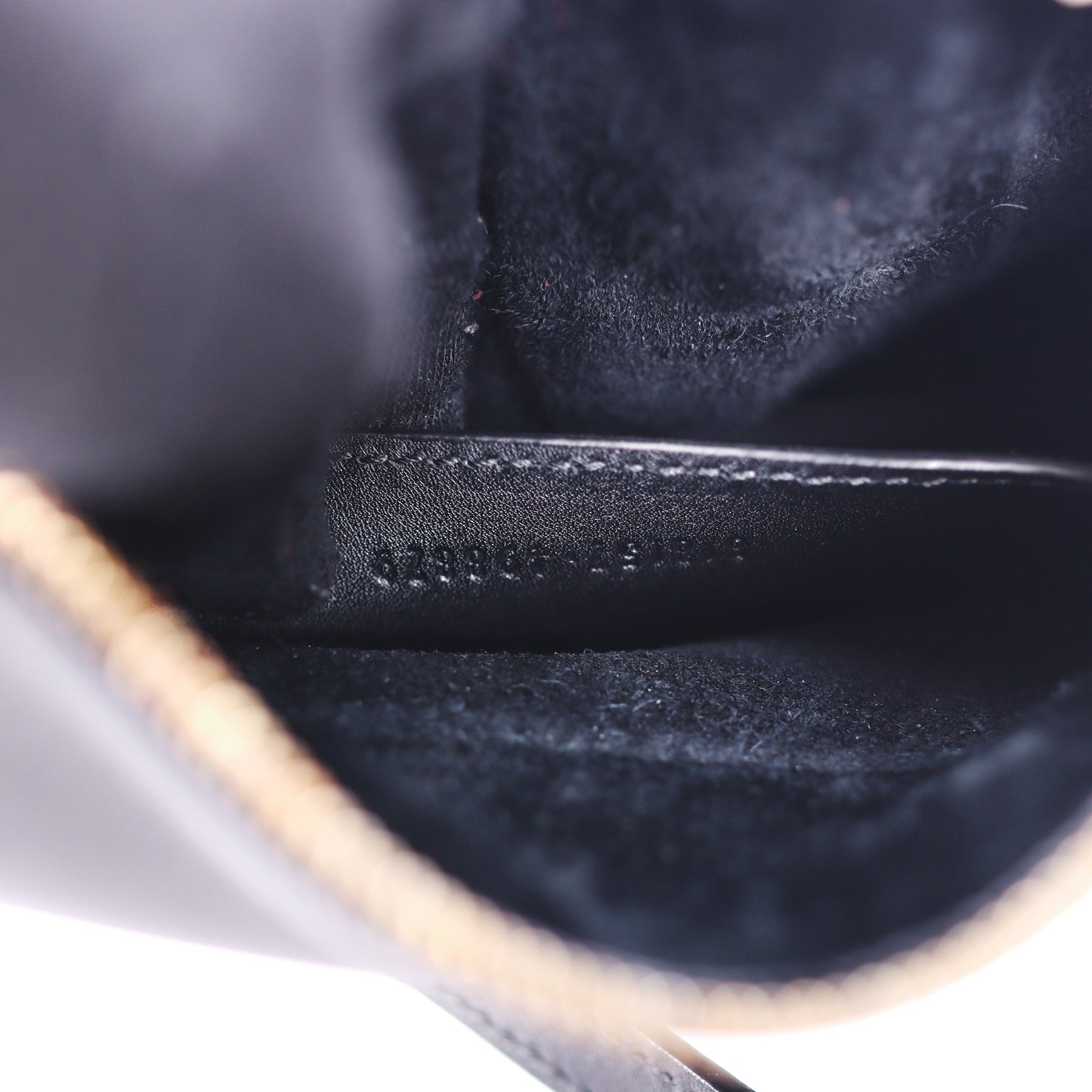 Pre-Owned Gucci  Black Calfskin Crossbody Bag 56943083