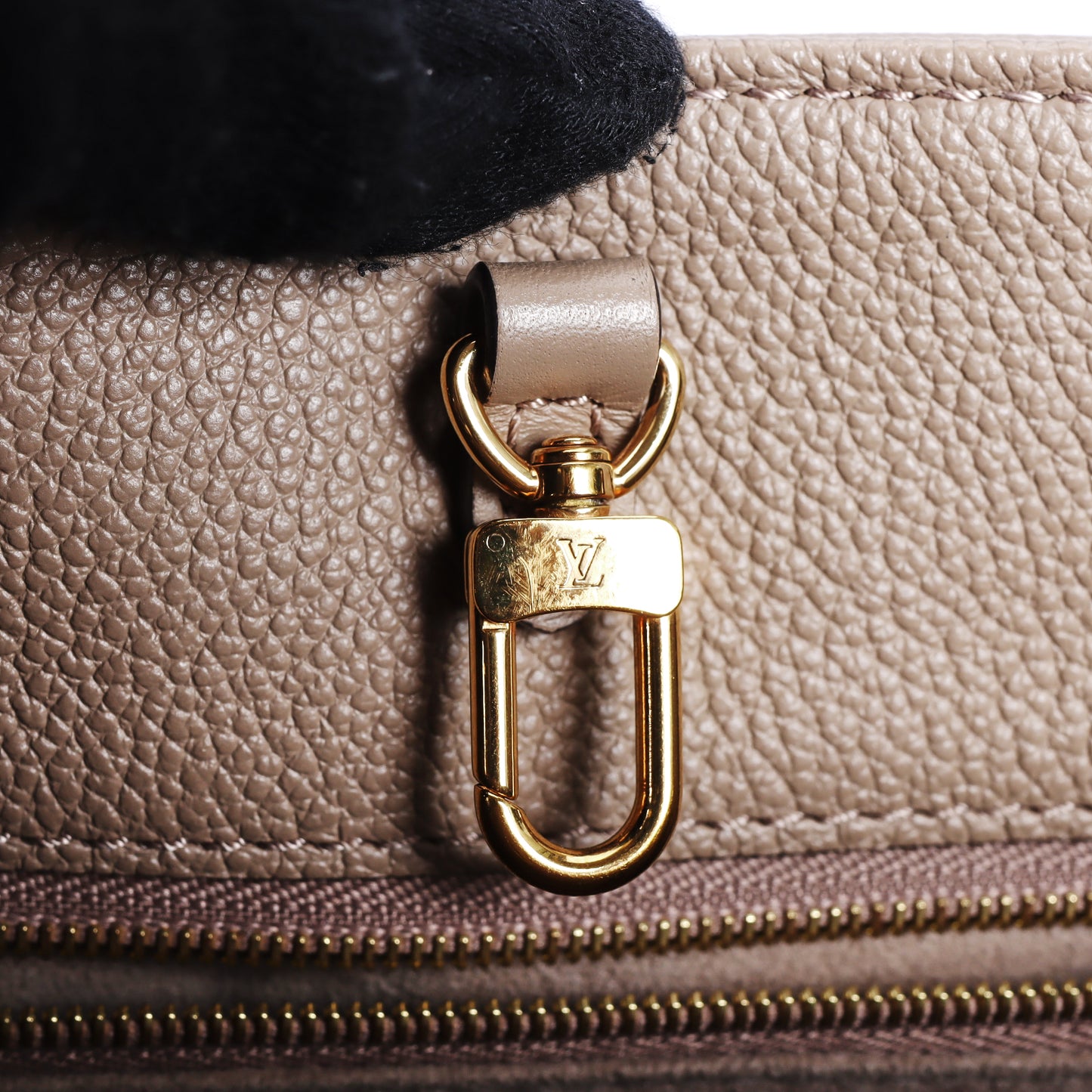 Pre-Owned Louis Vuitton Onthego MM Taupe Calfskin Shoulder Bag 57896753