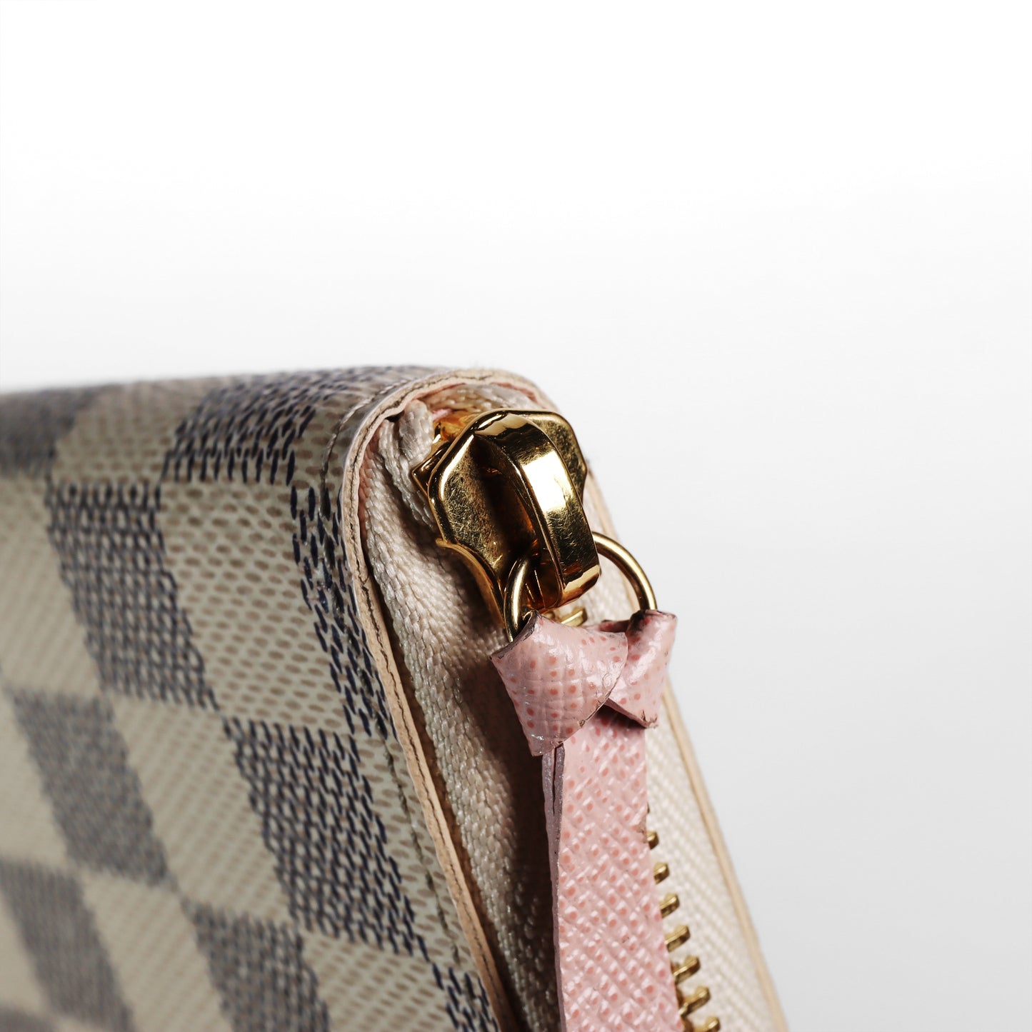 Pre-Owned Louis Vuitton Zippy Off-White Damier Azur Coated Canvas Wallet 58336617