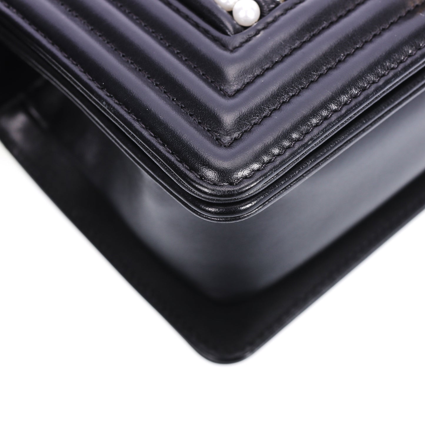 Pre-Owned Chanel Le Boy Small Size Black Calfskin Crossbody Bag 60641292 L