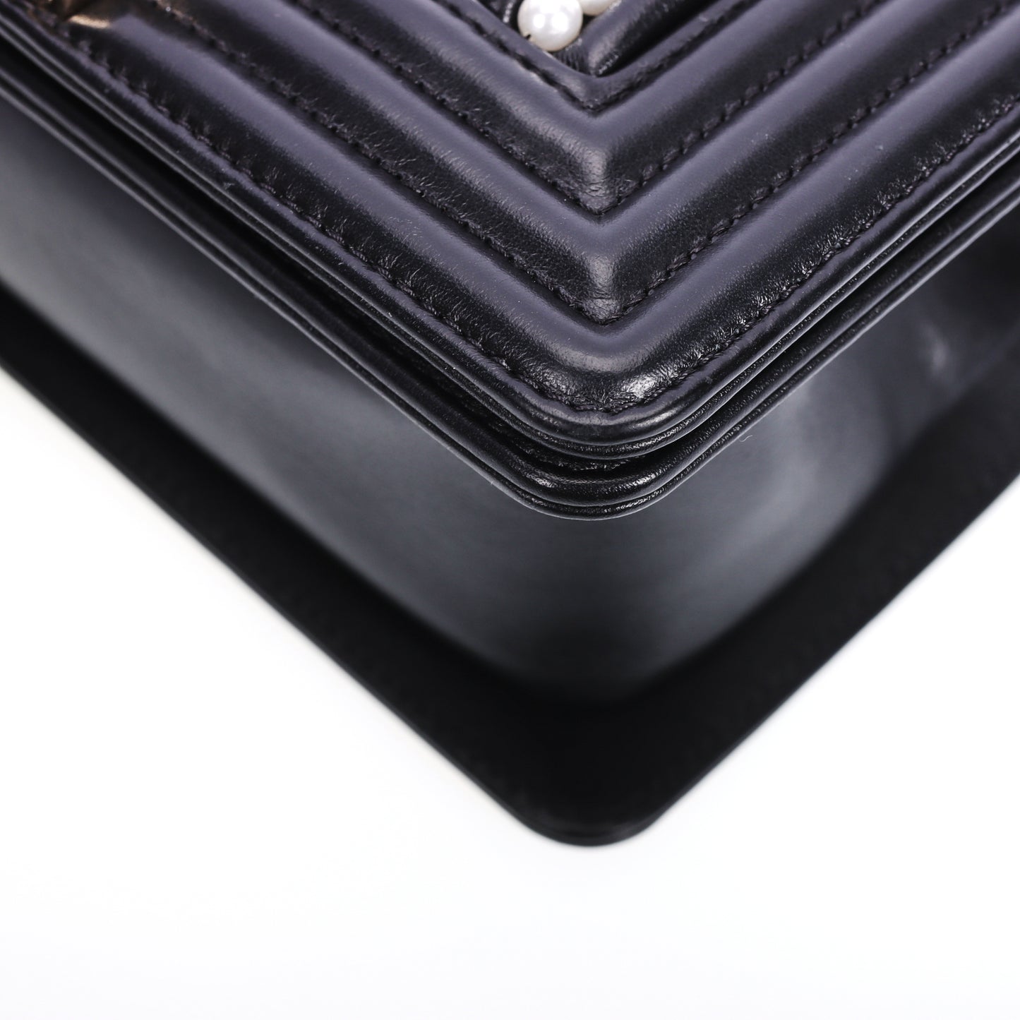 Pre-Owned Chanel Le Boy Small Size Black Calfskin Crossbody Bag 60641292 L