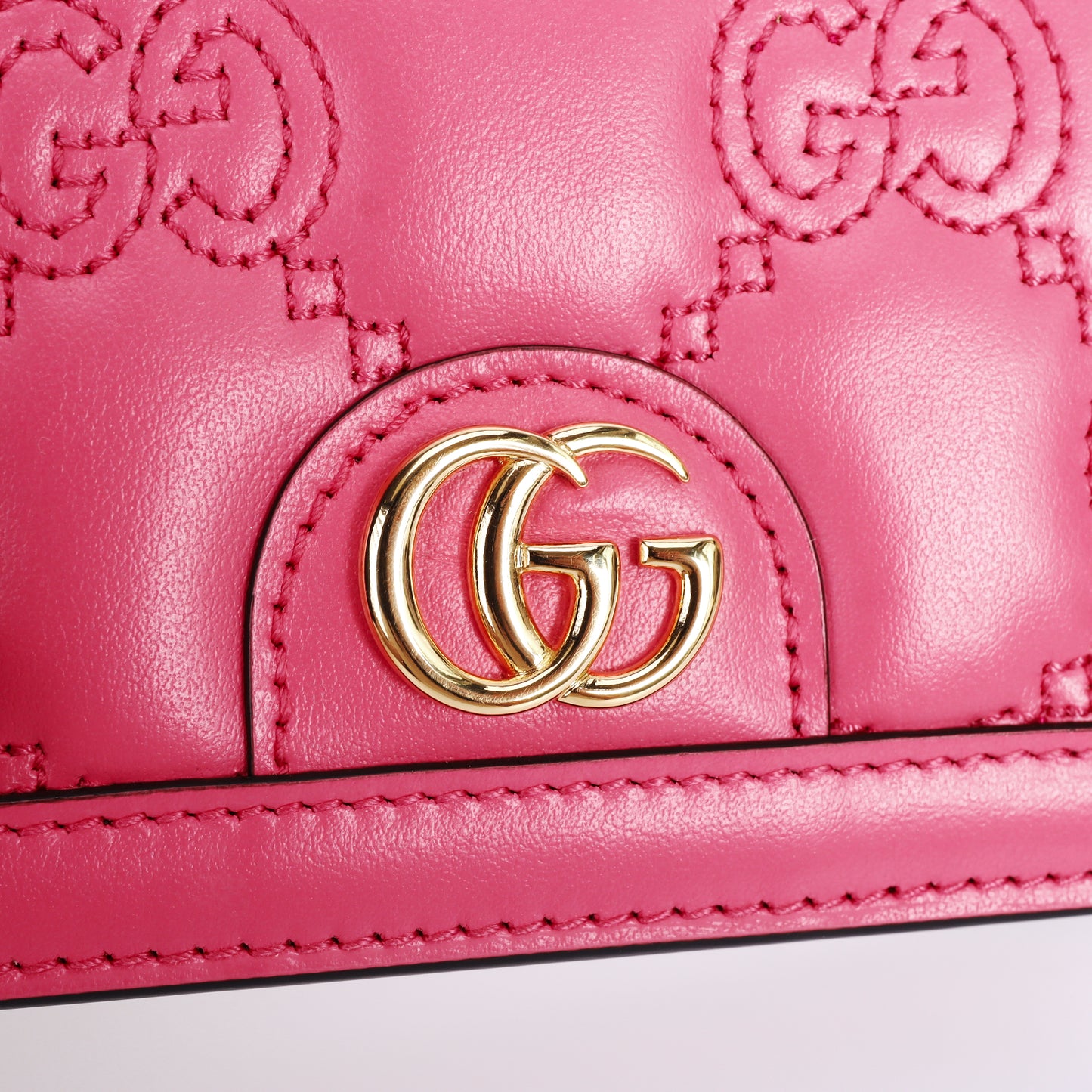 Pre-Owned Gucci GG Matelassé Pink Calfskin Compact Wallet 61047920