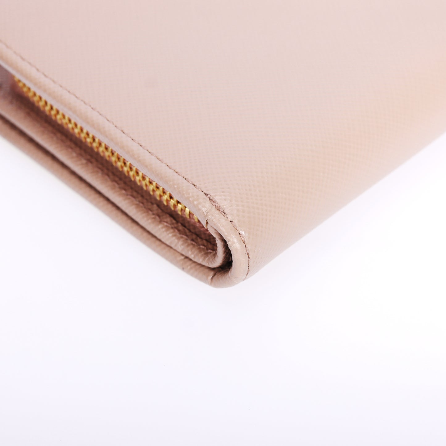 Pre-Owned Prada Pink Calfskin Wallet 61098174