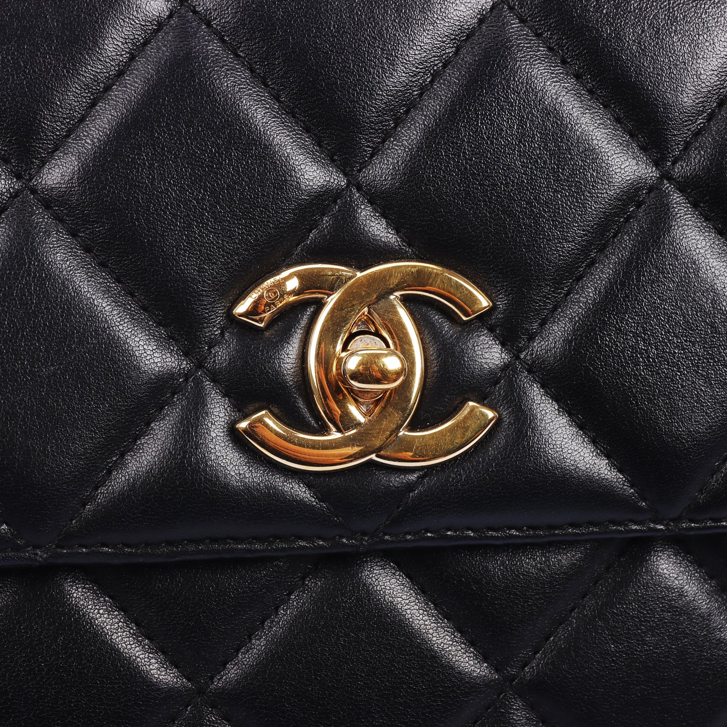 Pre-Owned Chanel  Trendy CC  Black Calfskin Crossbody Bag 68207881