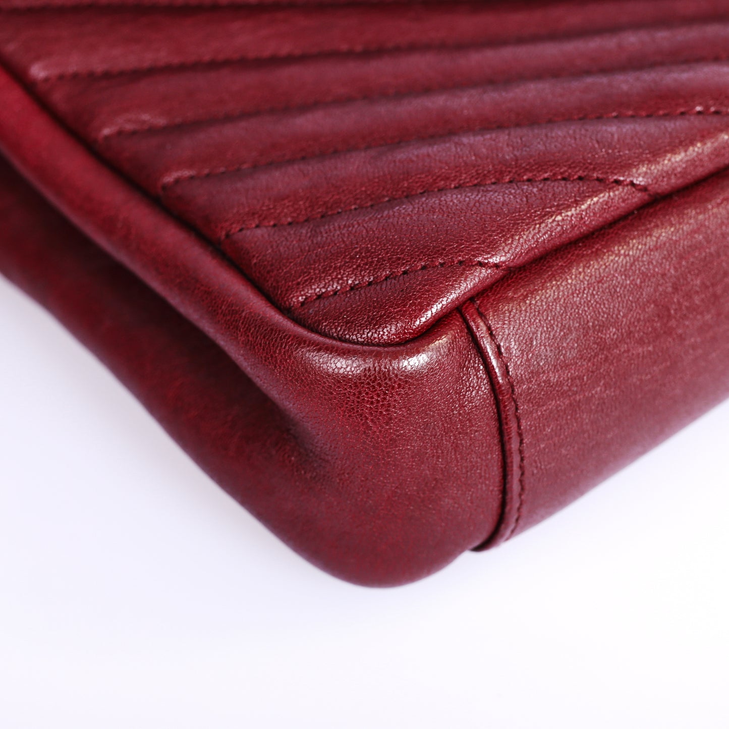 Pre-Owned Saint Laurent Burgundy Chevron Quilted Calfskin 71468058