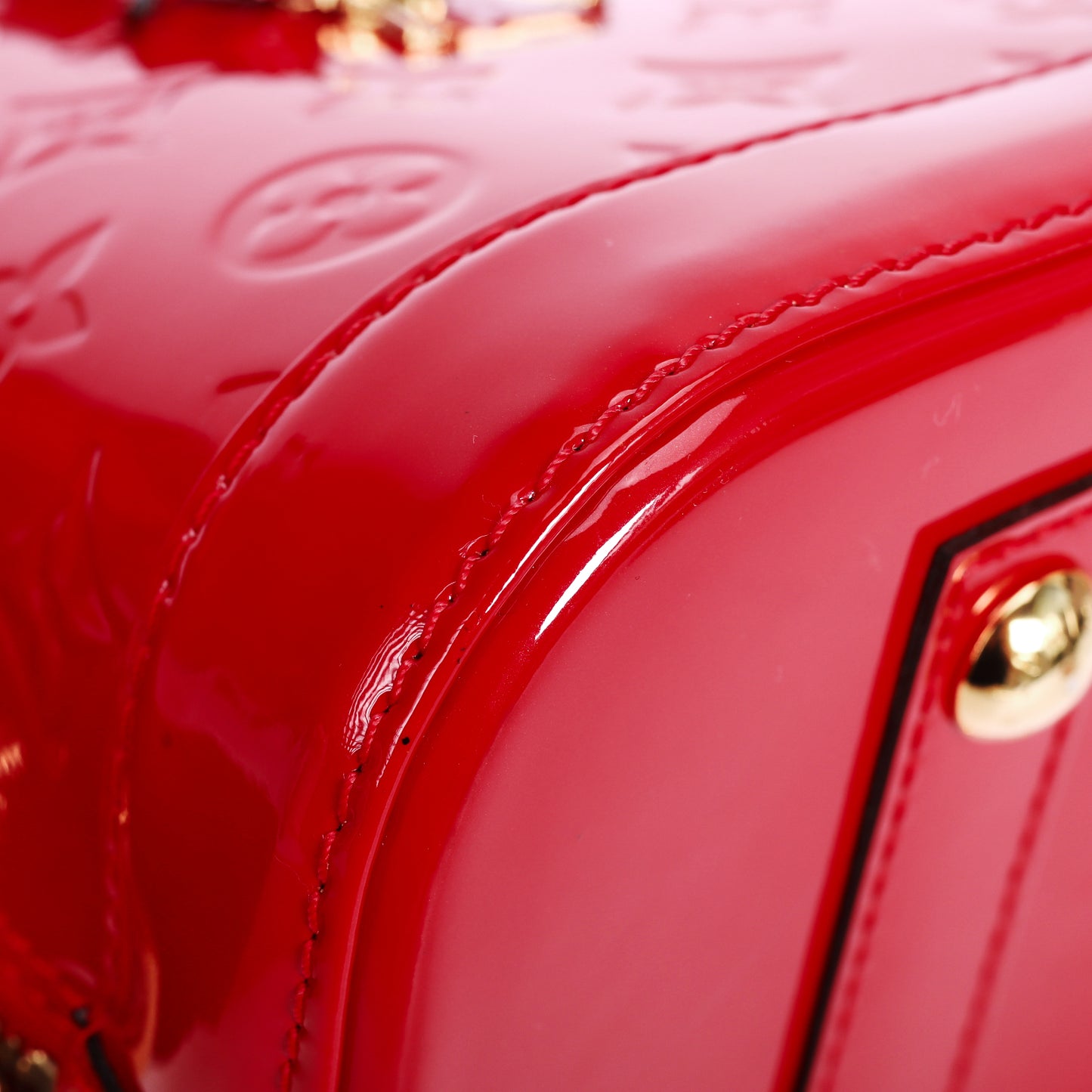 Pre-Owned Louis Vuitton Alma PM Red Patent Leather Shoulder Bag 72014458