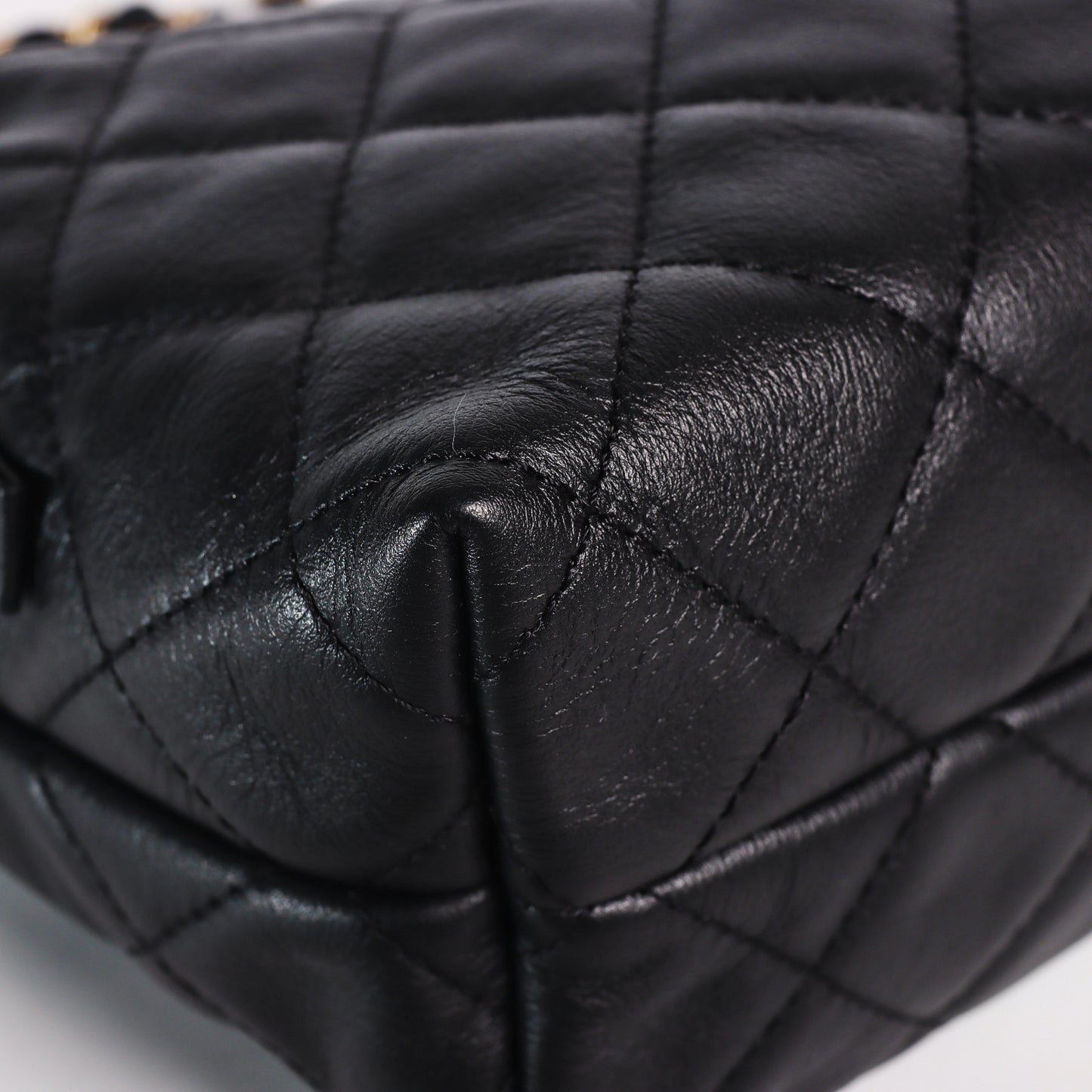 Pre-Owned Chanel Bowling  Black Calfskin Leather Crossbody Bag 72606561L