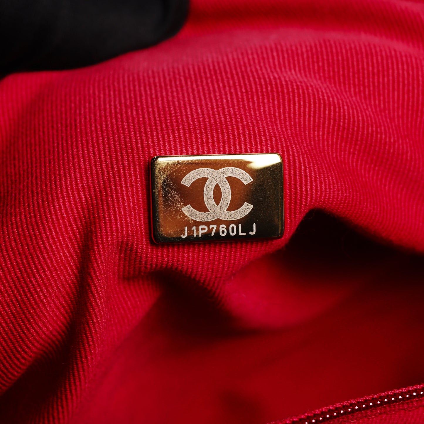 Pre-Owned Chanel Bowling  Black Calfskin Leather Crossbody Bag 72606561L