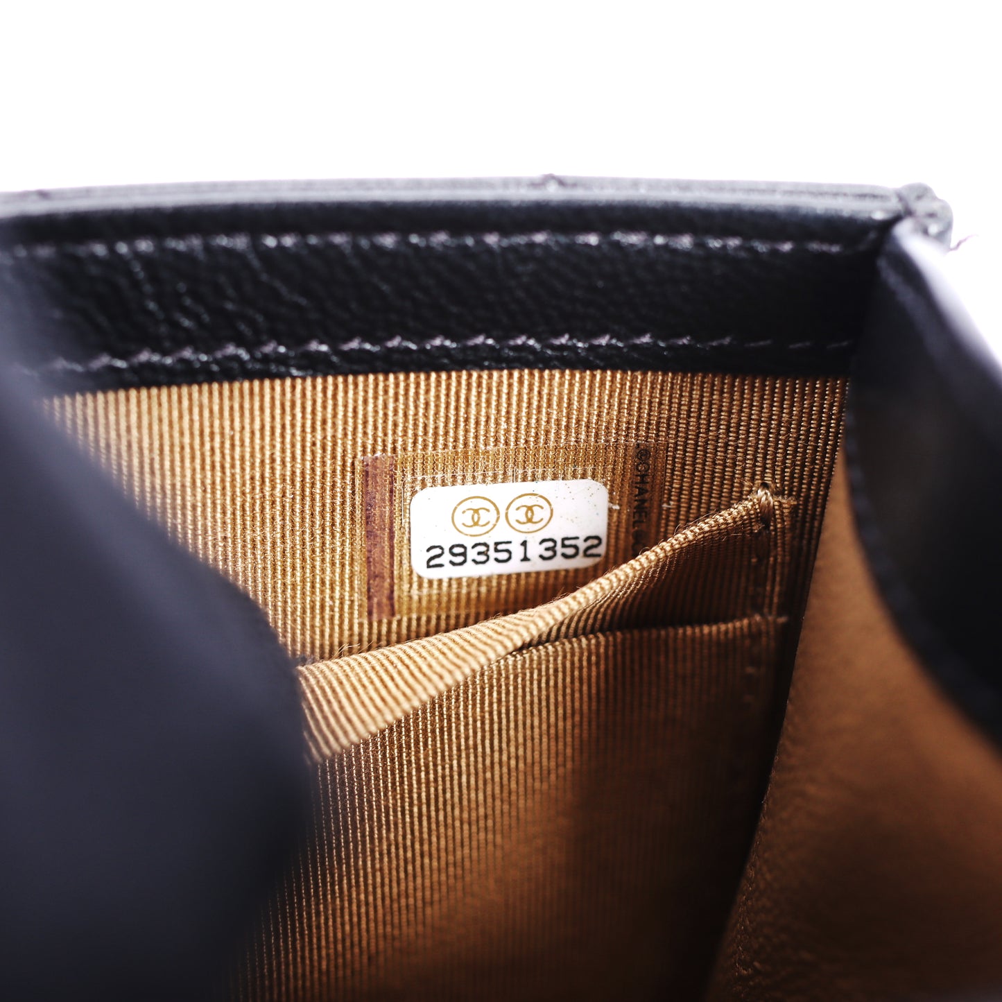 Pre-owned CHANEL Chic Pearls Black Quilted Calfskin Crossbody Bag 75337744 L