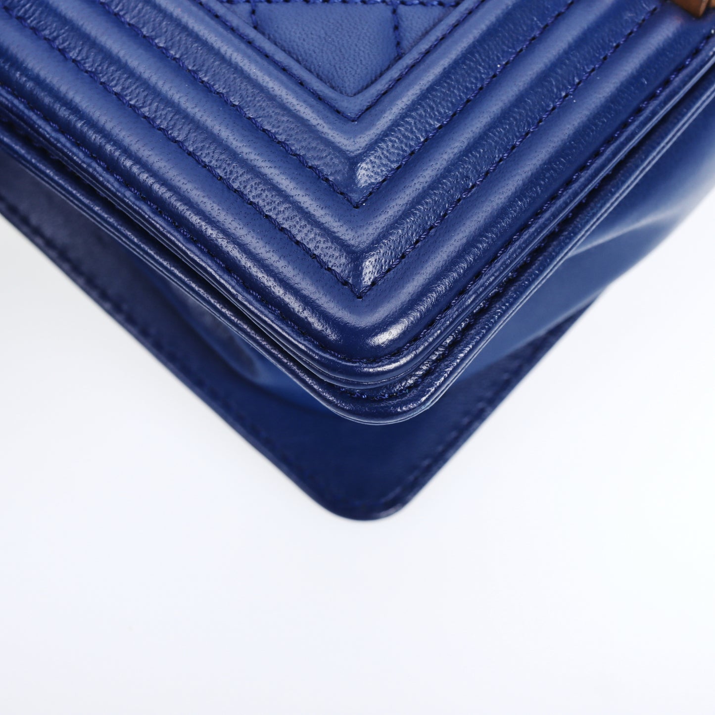 Pre-Owned Chanel Le Boy Small Blue Calfskin Shoulder Bag 76541982