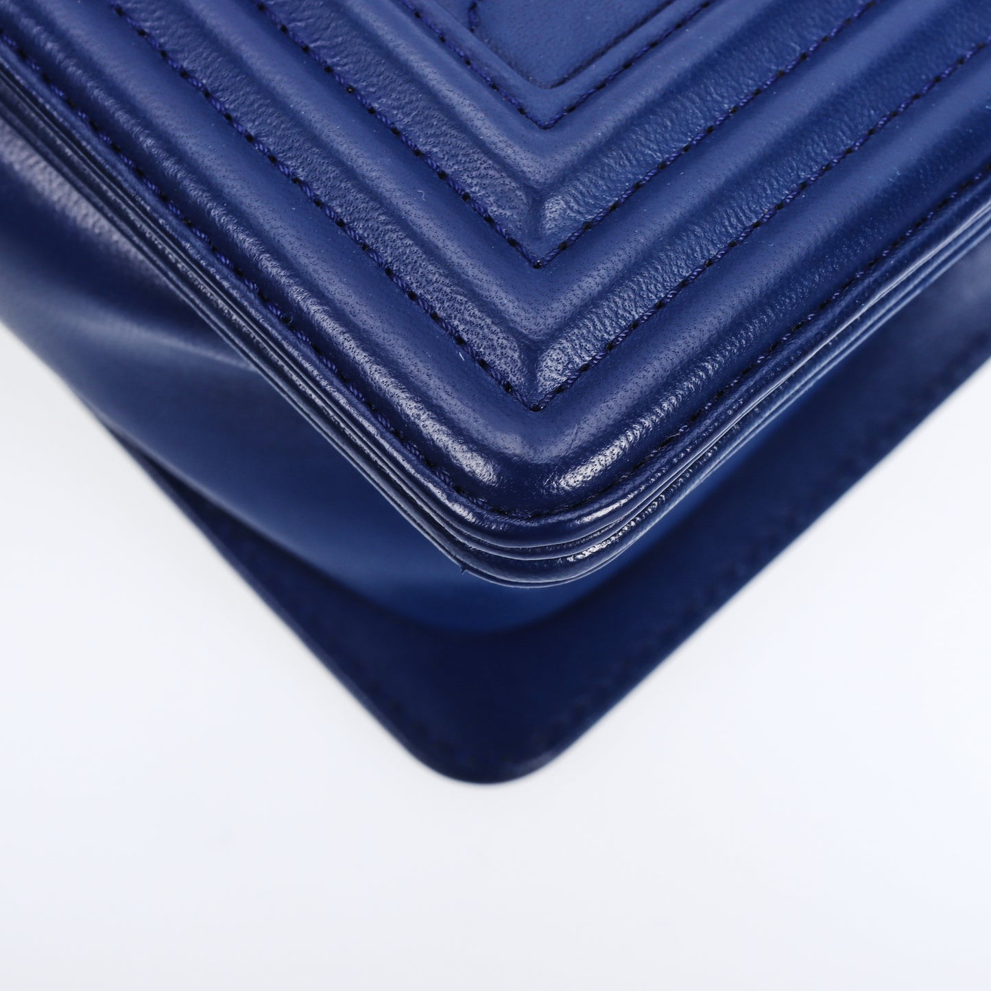 Pre-Owned Chanel Le Boy Small Blue Calfskin Shoulder Bag 76541982