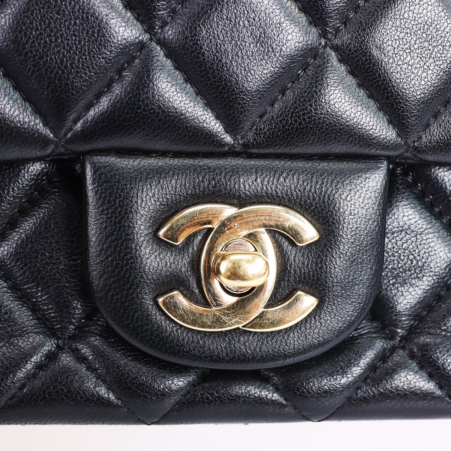 Pre-Owned Chanel Classic Flap Mini Black Lambskin Shoulder Bag 79533024 L