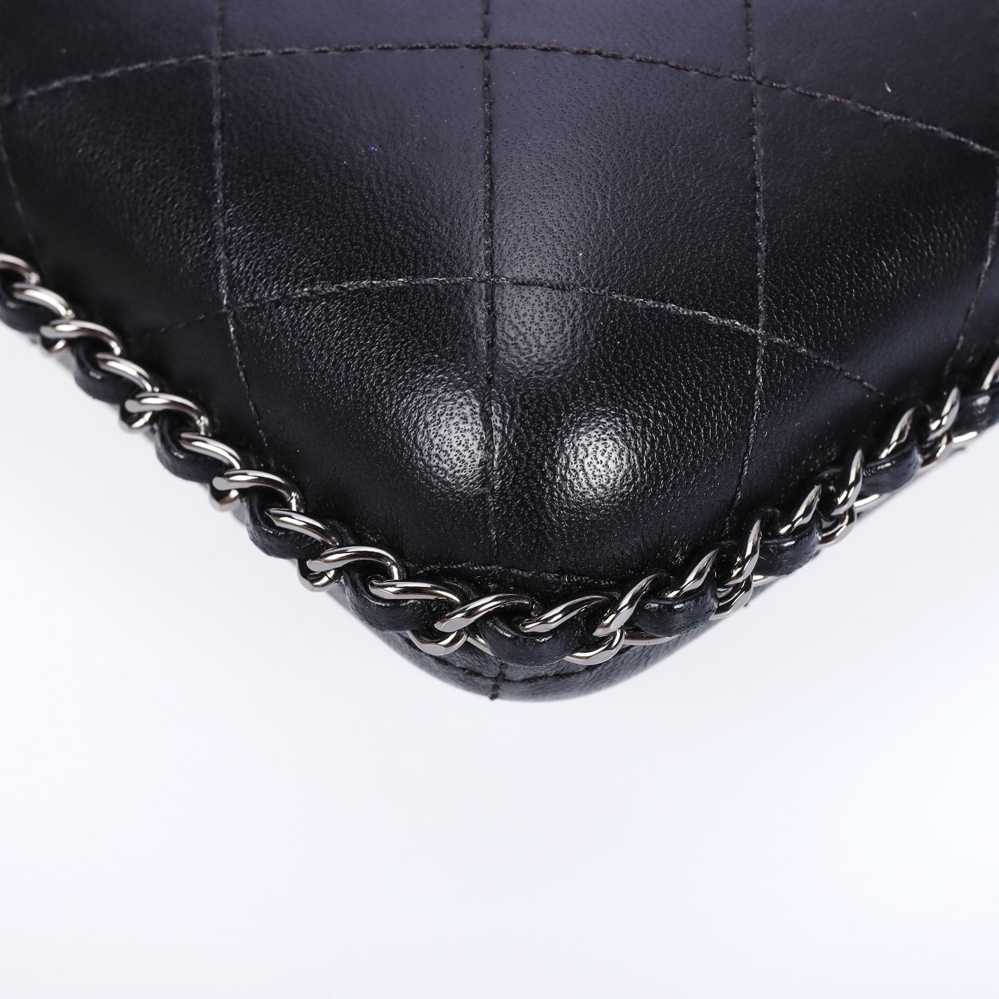 Pre-Owned Chanel Quilted Black Calfskin Leather Chain Phone Bag  80364232