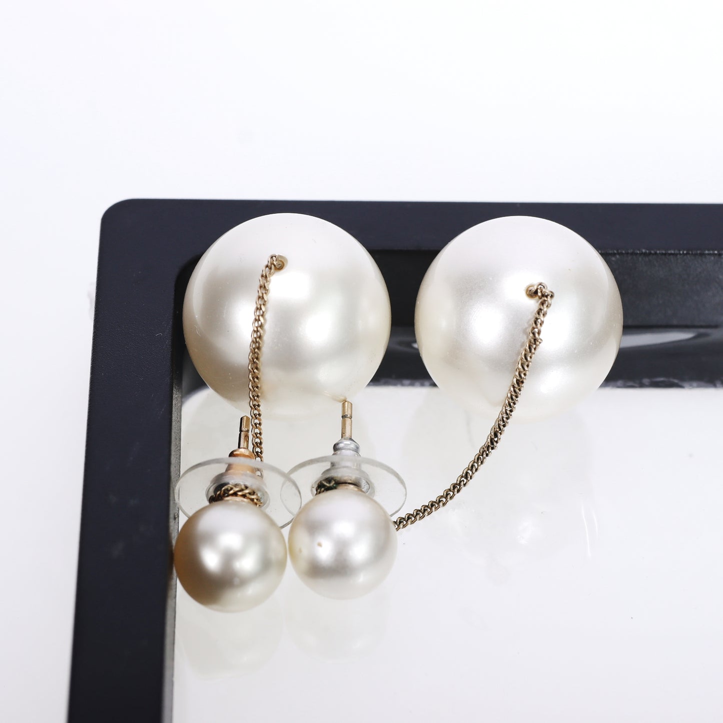 Pre-Owned Chanel CC Logo White Imitation Pearl Earrings 83676775 L