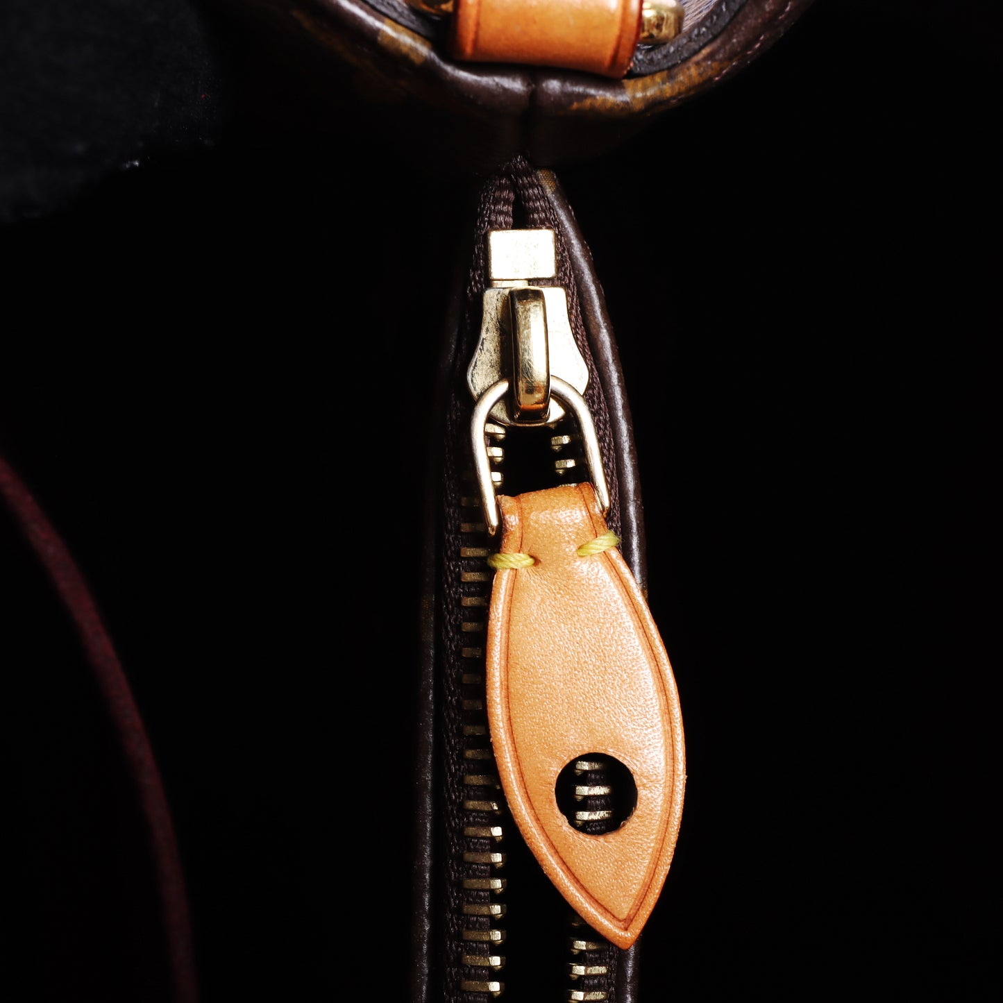 Pre-Owned Louis Vuitton Montaigne PM Brown Monogram Coated Canvas Shoulder Bag 84899562