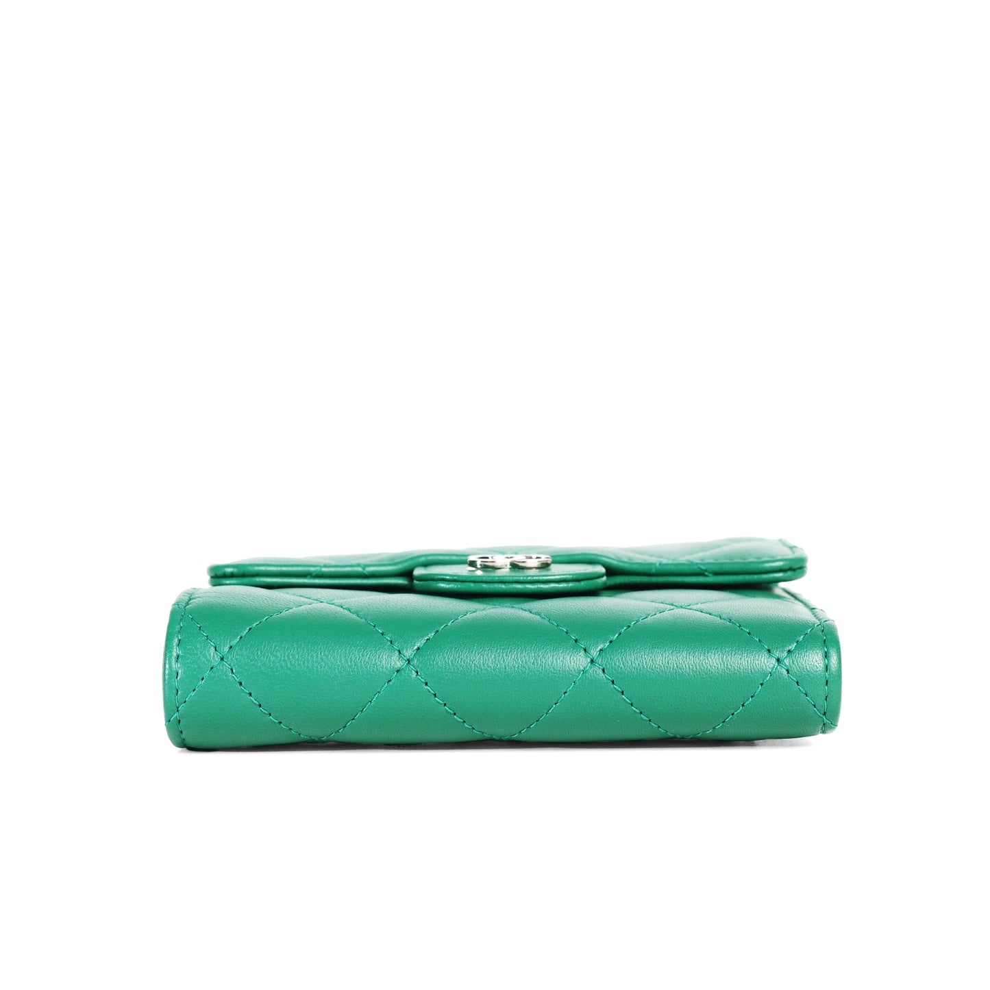 Pre-Owned Chanel Quilted Green Lambskin Compact Wallet 87389318