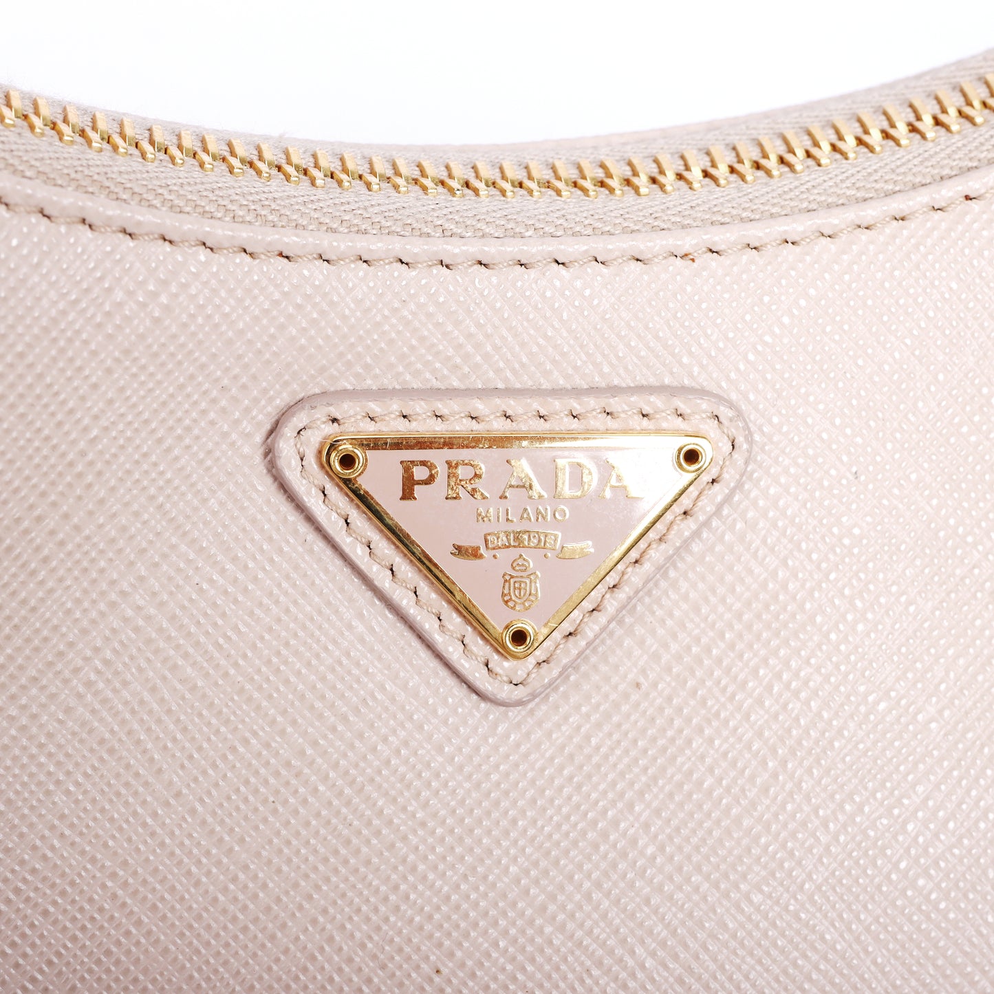 Pre-Owned Prada Re-Edition 2005 Beige Saffiano Calfskin Crossbody Bag 87453532