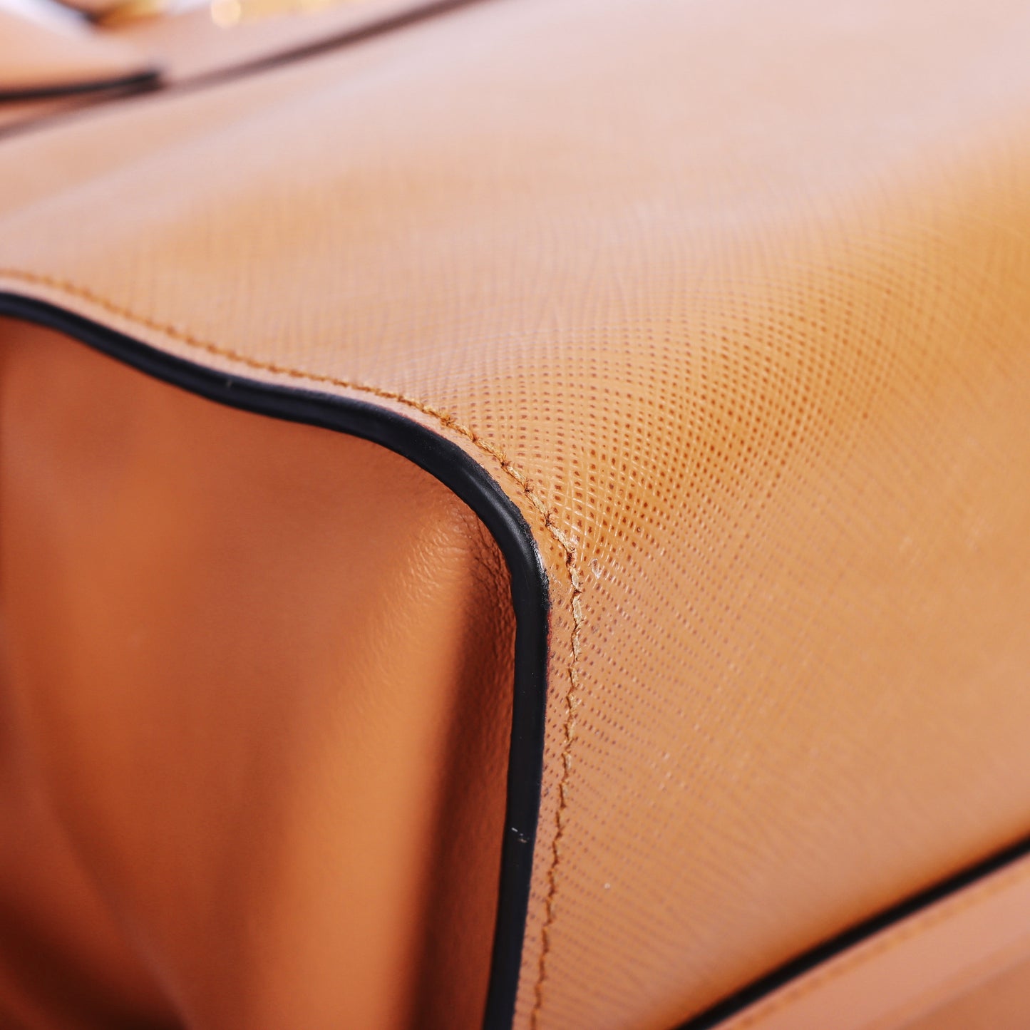 Pre-Owned Prada Paradigme Brown Calfskin Shoulder Bag 87662520