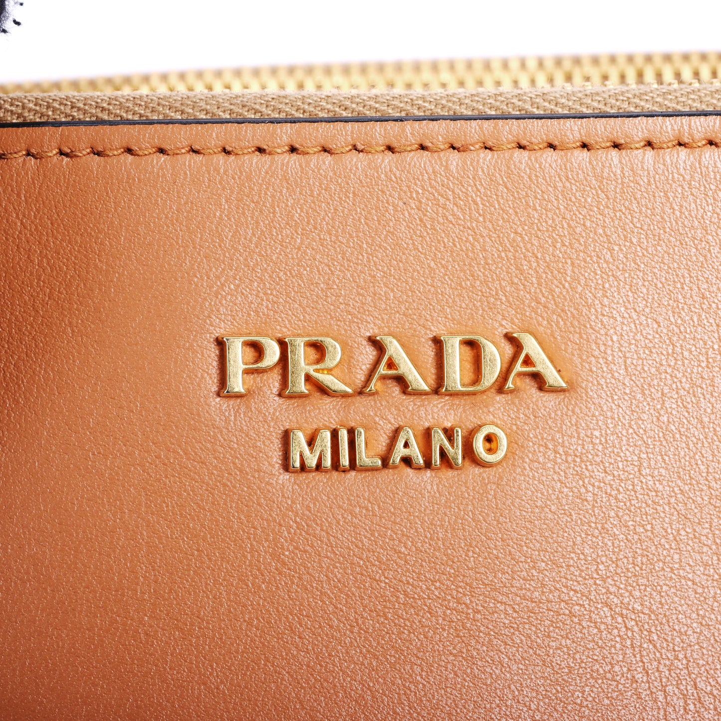 Pre-Owned Prada Paradigme Brown Calfskin Shoulder Bag 87662520