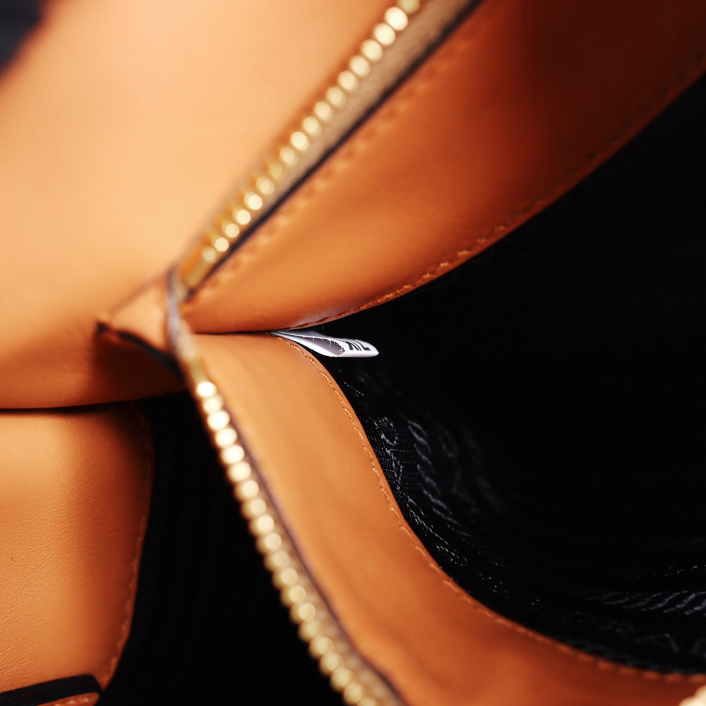 Pre-Owned Prada Paradigme Brown Calfskin Shoulder Bag 87662520